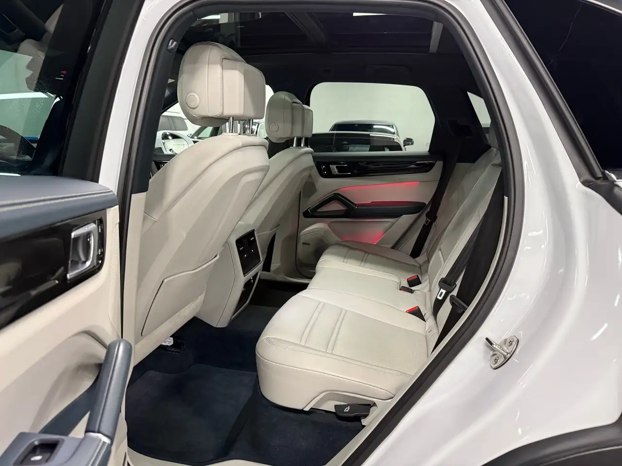 Porsche Cayenne снимка Porsche Cayenne