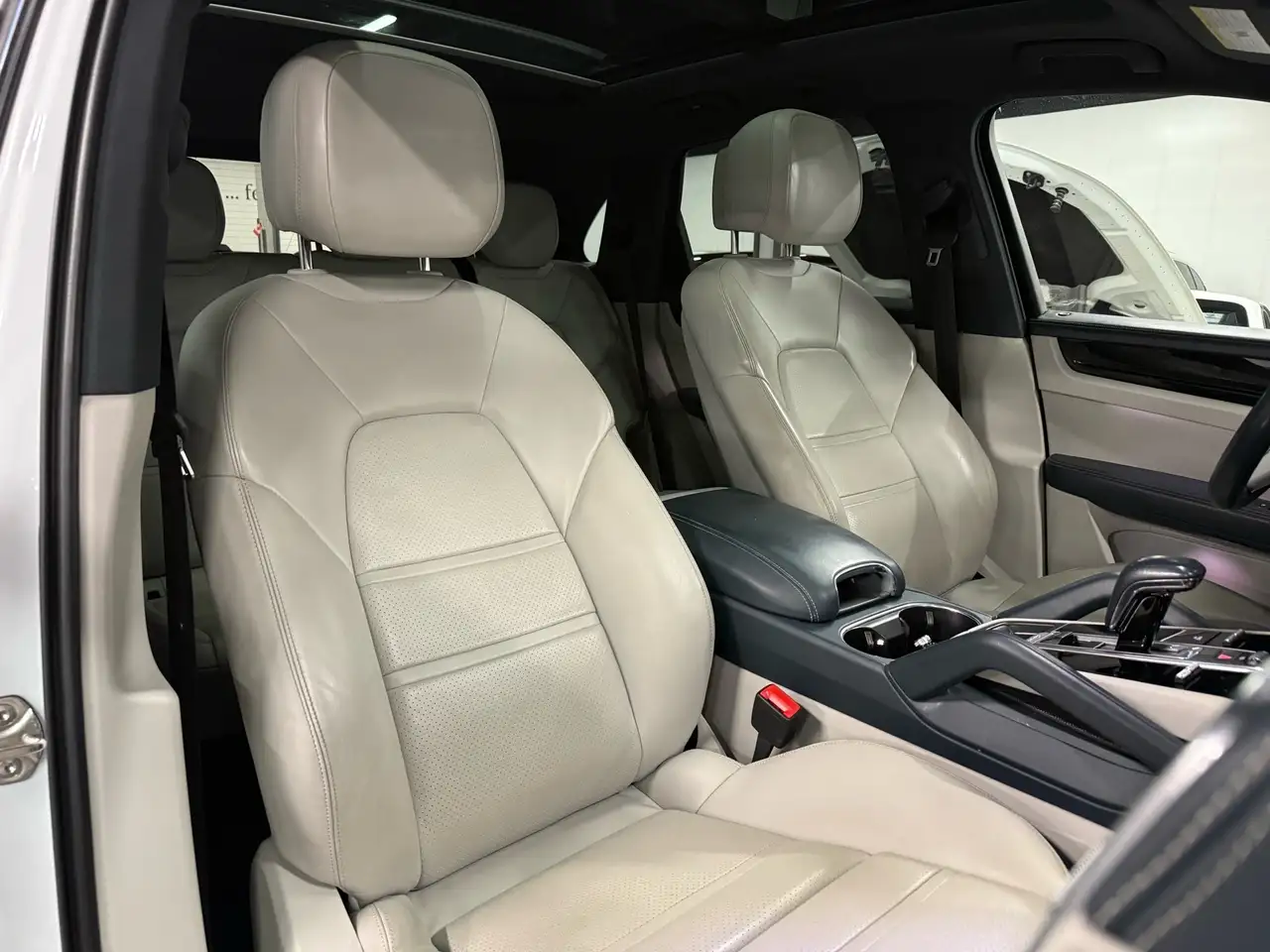 Porsche Cayenne снимка Porsche Cayenne