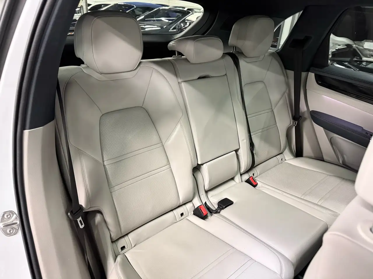 Porsche Cayenne снимка Porsche Cayenne