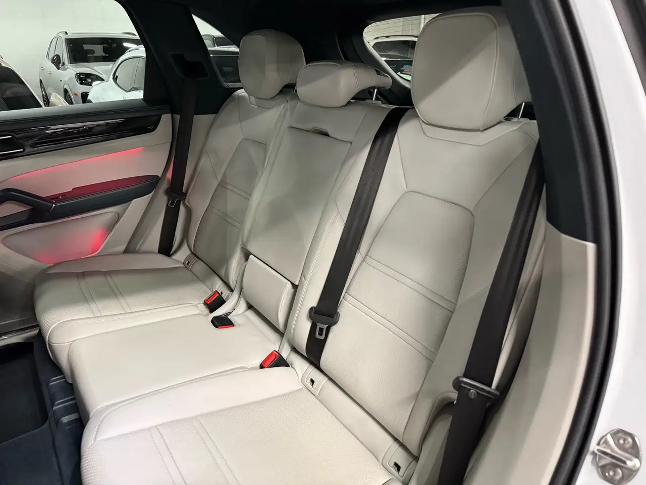 Porsche Cayenne снимка Porsche Cayenne