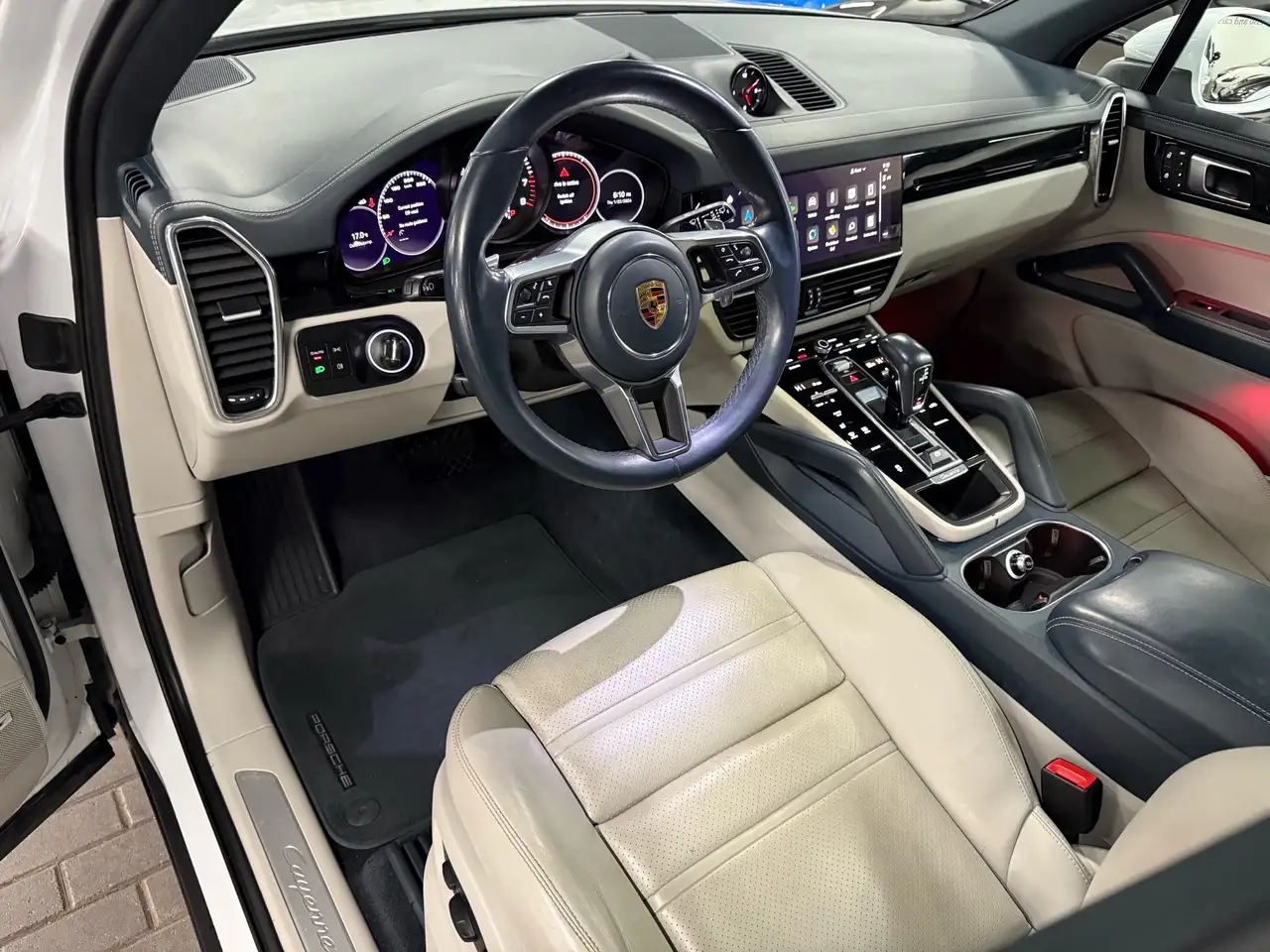 Porsche Cayenne снимка Porsche Cayenne