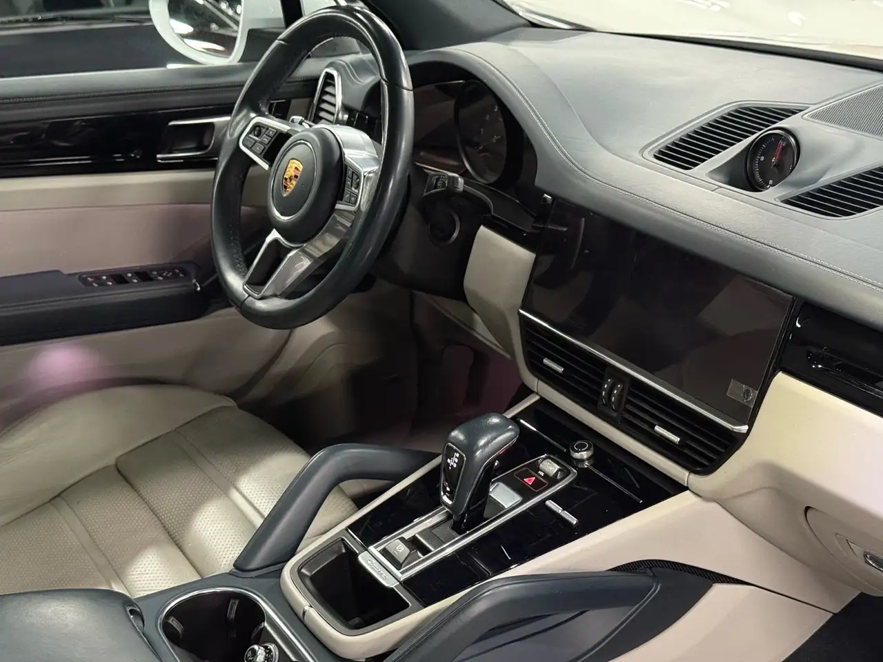 Porsche Cayenne снимка Porsche Cayenne