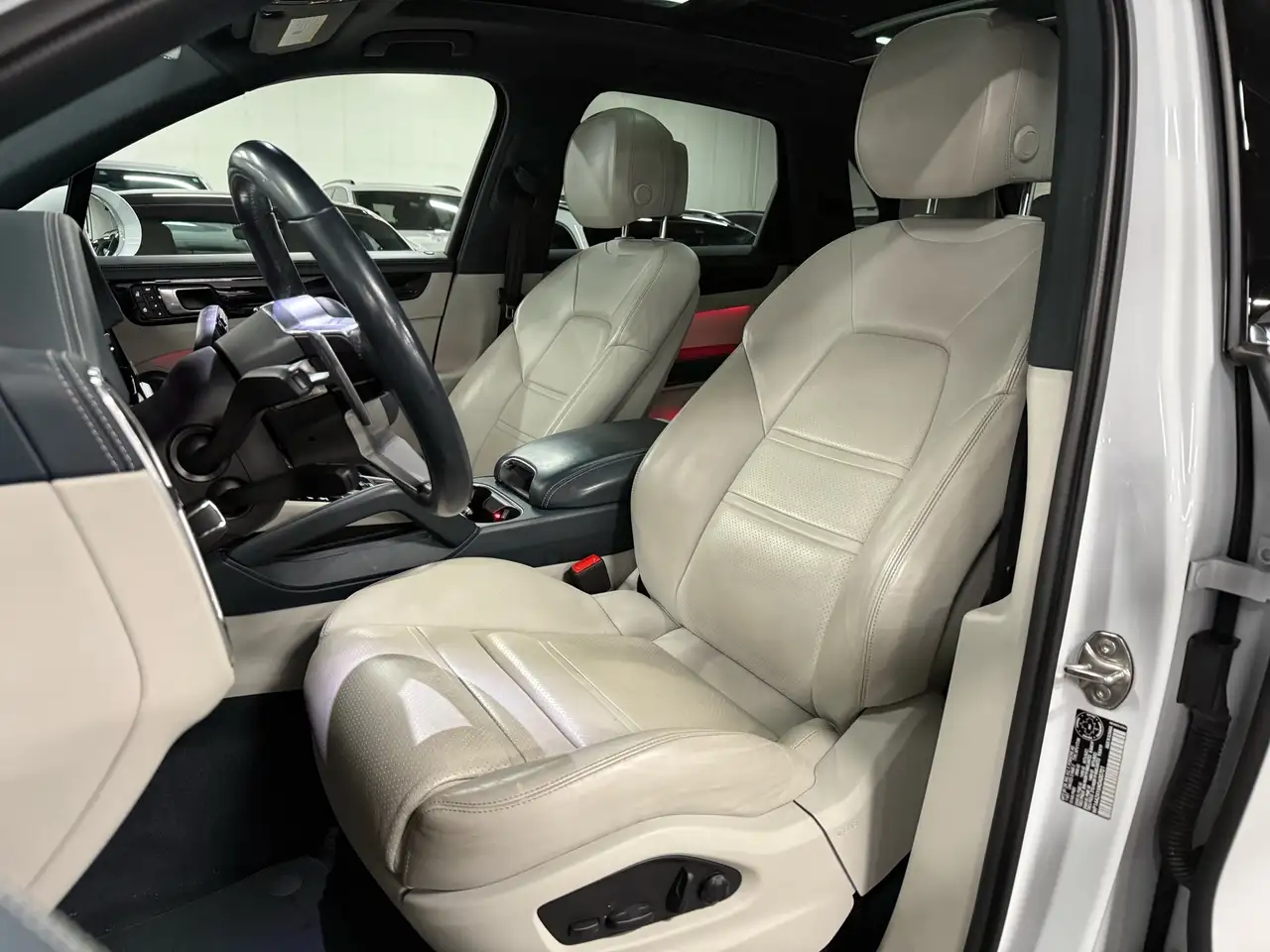 Porsche Cayenne снимка Porsche Cayenne