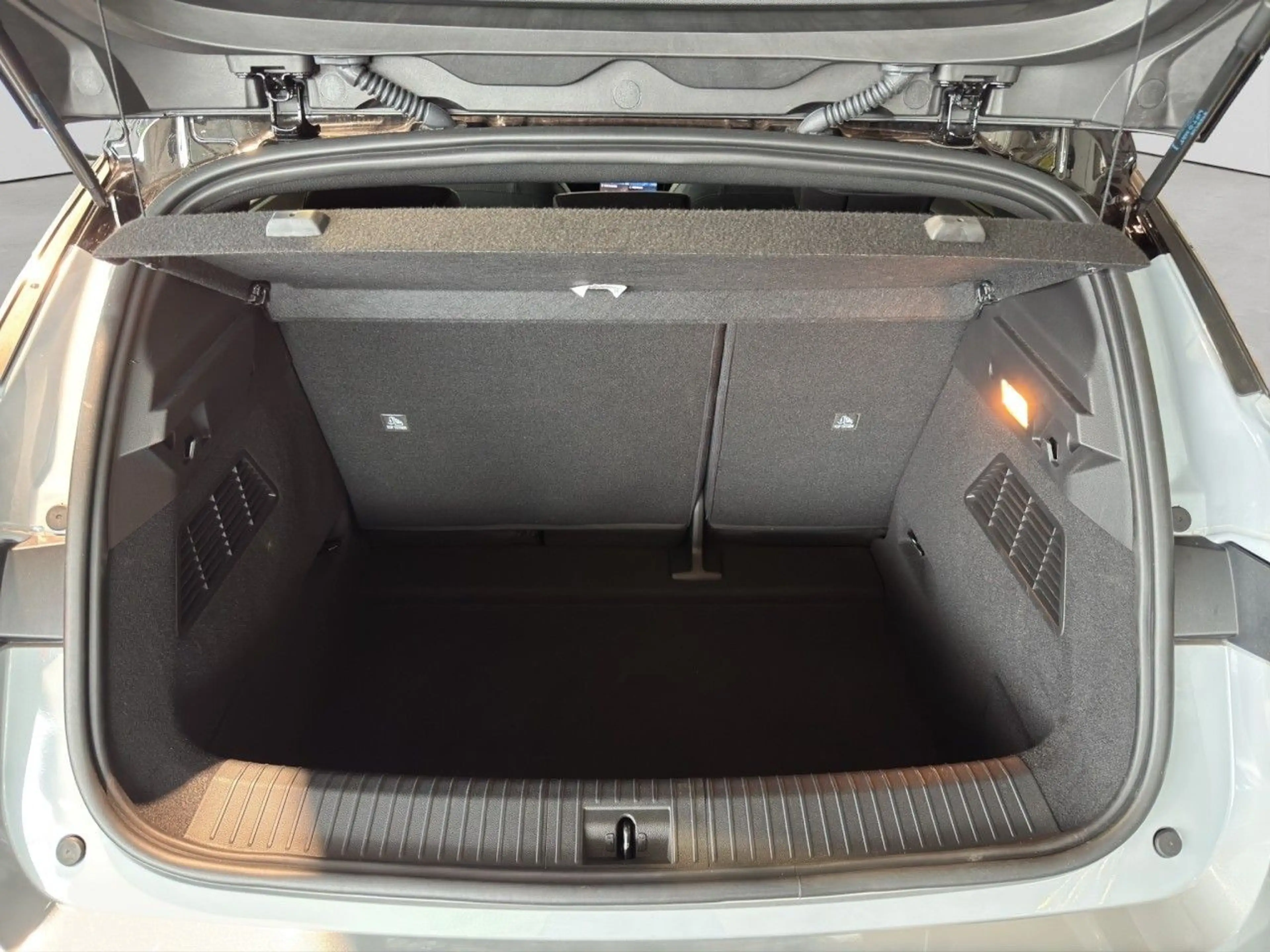 Renault Megane E-Tech Megane E-Tech EV60 ICONIC Vollausstattung — photo 10