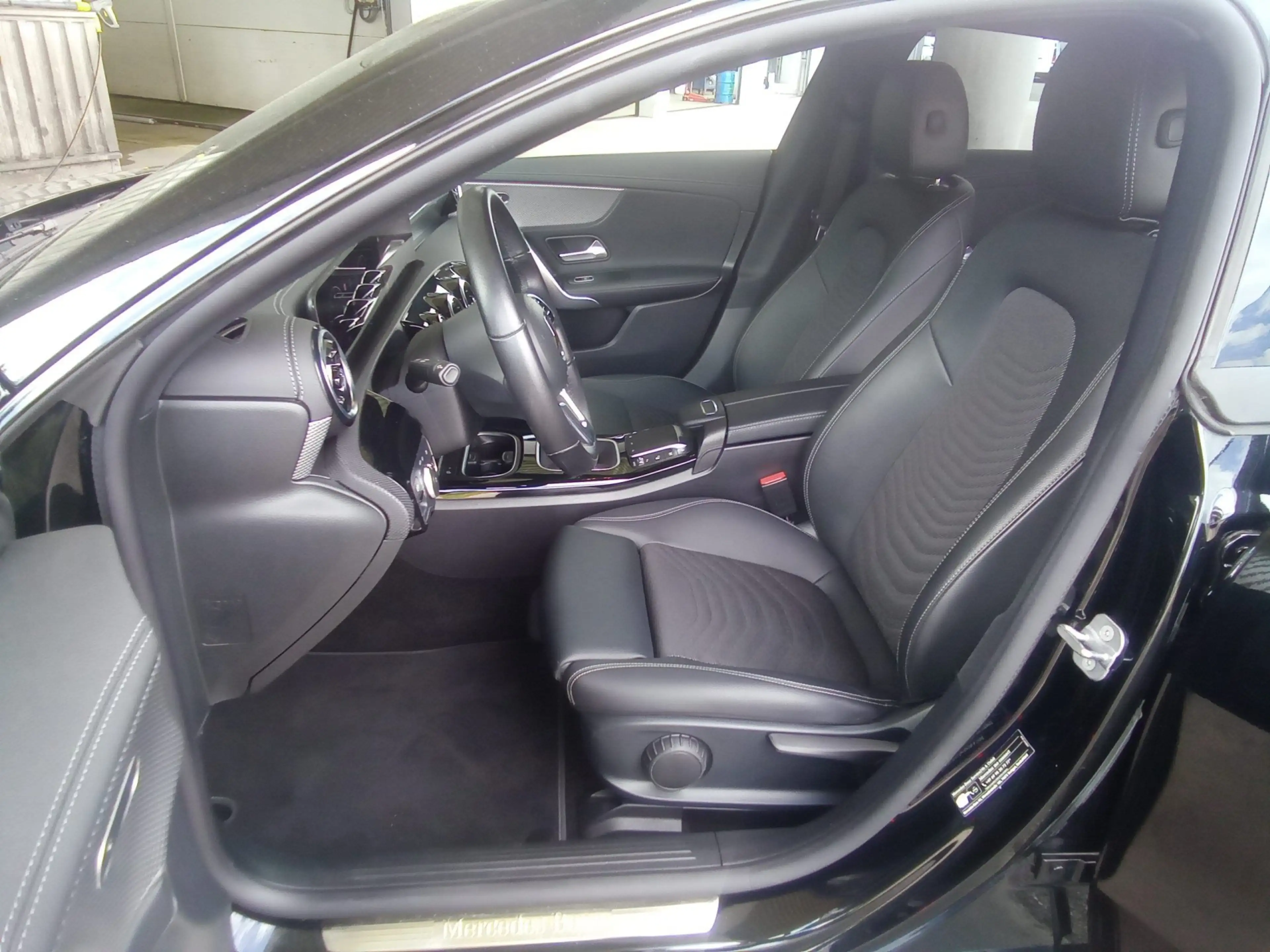 Mercedes-Benz CLA 180 Shooting Brake STANDHEIZUNG, NIGHT-PAKET — photo 14