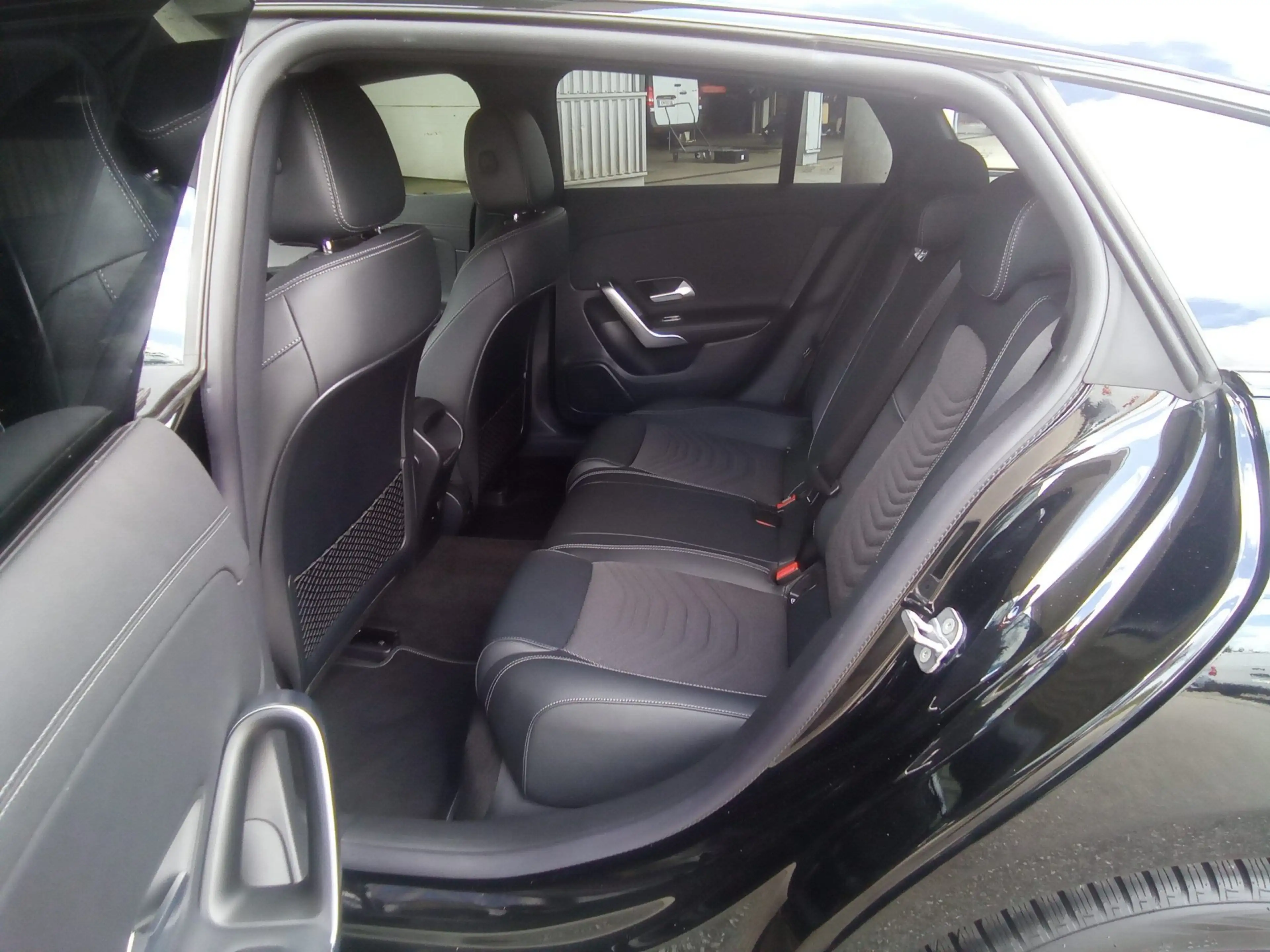 Mercedes-Benz CLA 180 Shooting Brake STANDHEIZUNG, NIGHT-PAKET — photo 15