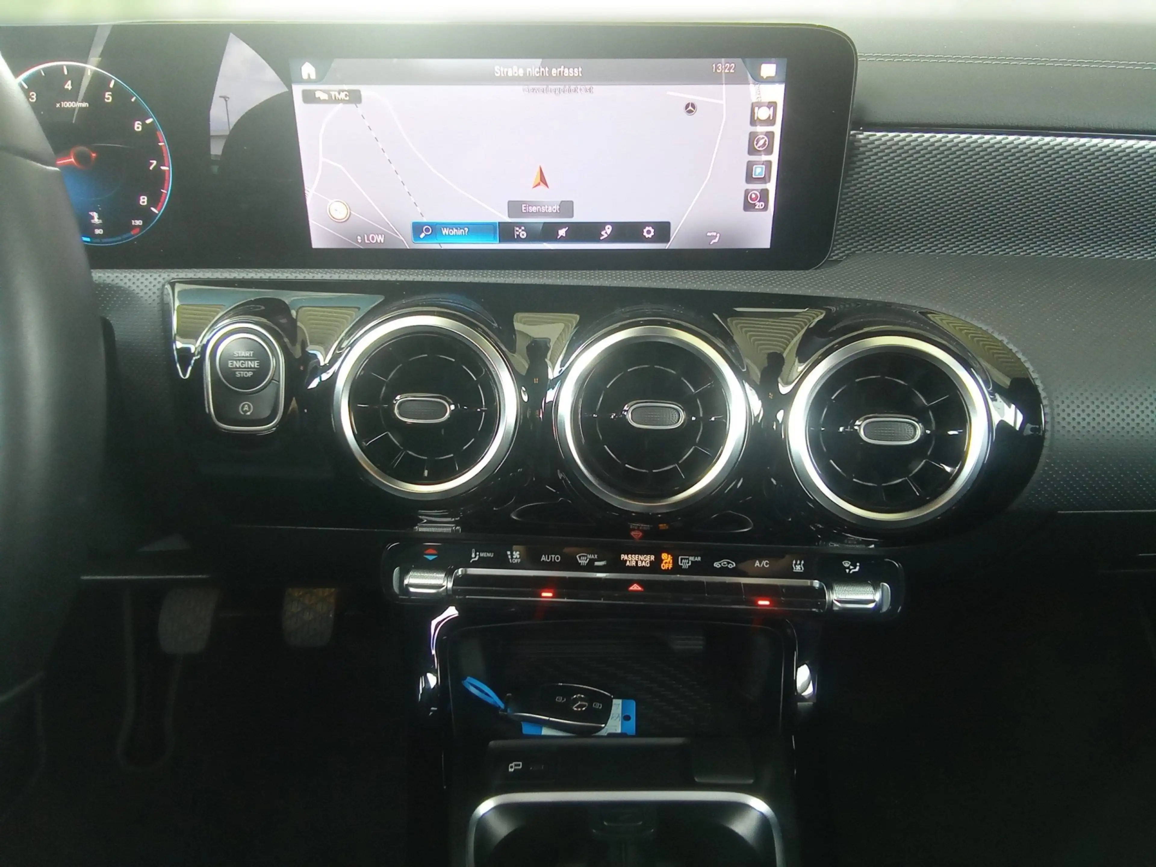 Mercedes-Benz CLA 180 Shooting Brake STANDHEIZUNG, NIGHT-PAKET — photo 12
