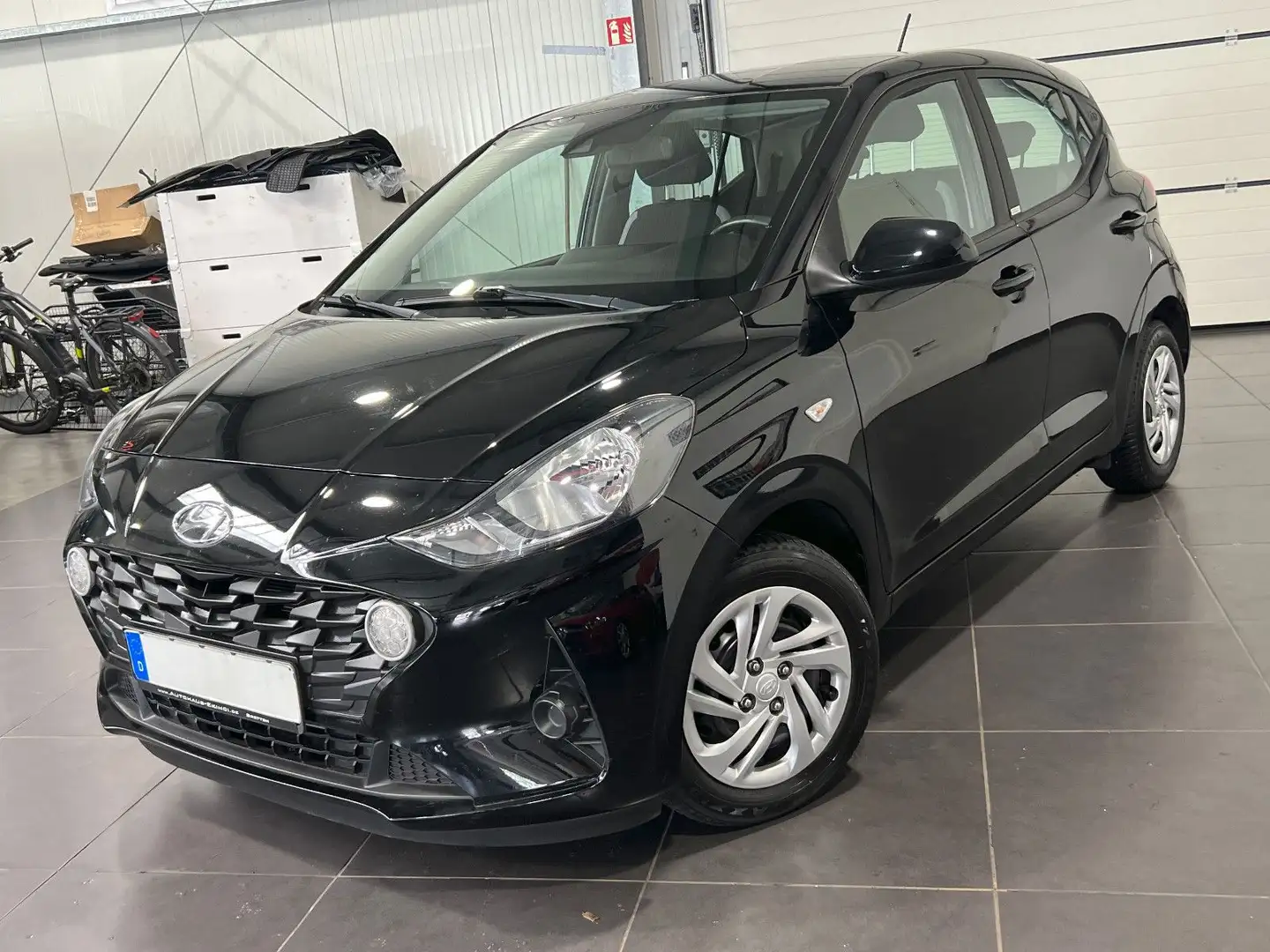 Hyundai i10 **5-Türig*Klima*SHZ*PDC*BT*Temp*Spur** Schwarz - 1