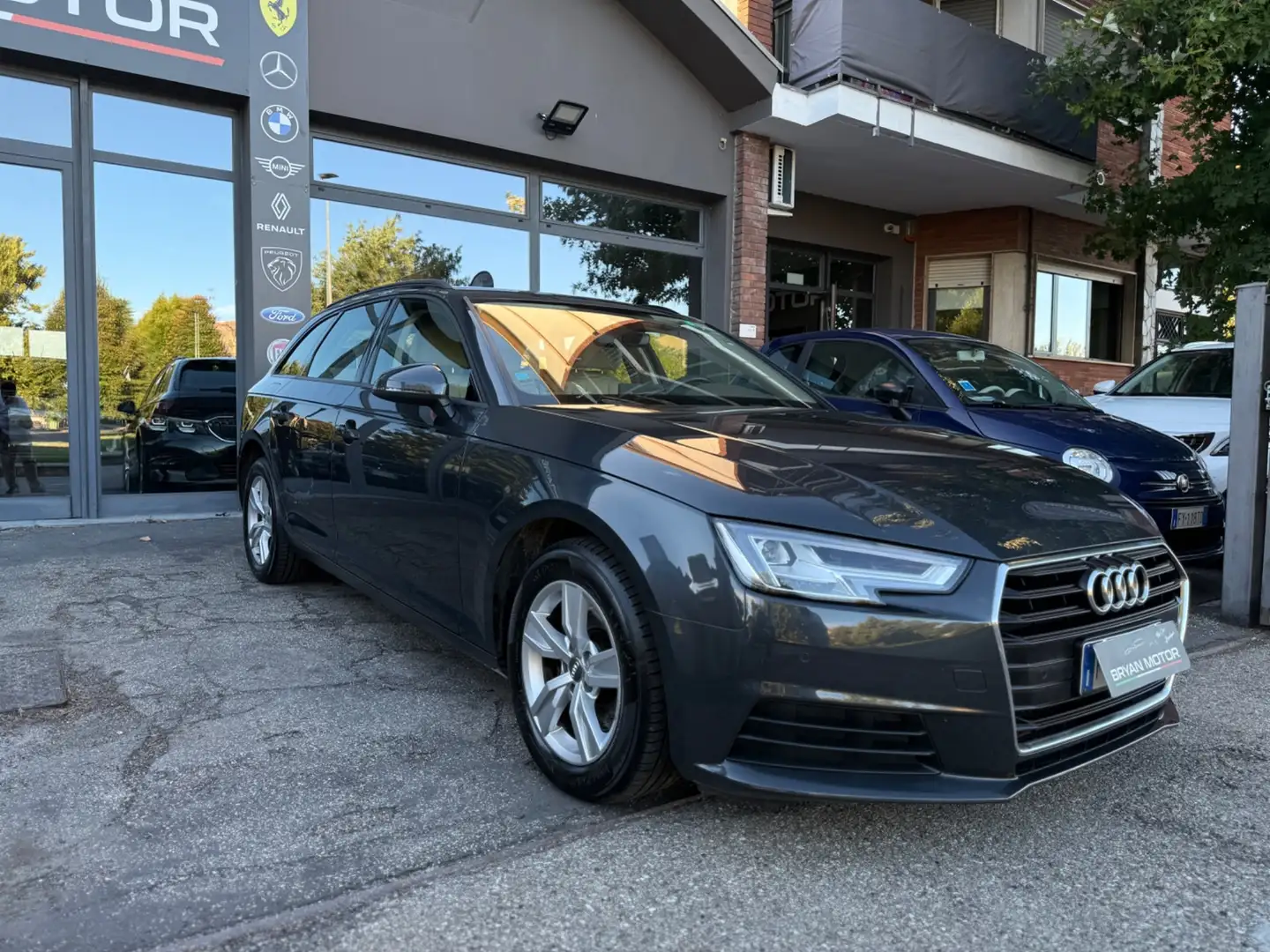 Audi A4 A4 Avant 40 TDI S tronic Business Grau - 2