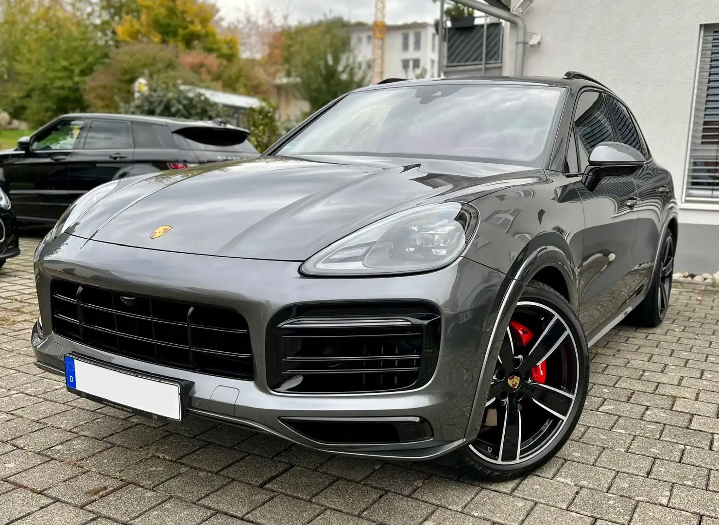 Porsche Cayenne GTS /LED/Pano/Standheizung/HeadUp/BOSE Grijs - 1