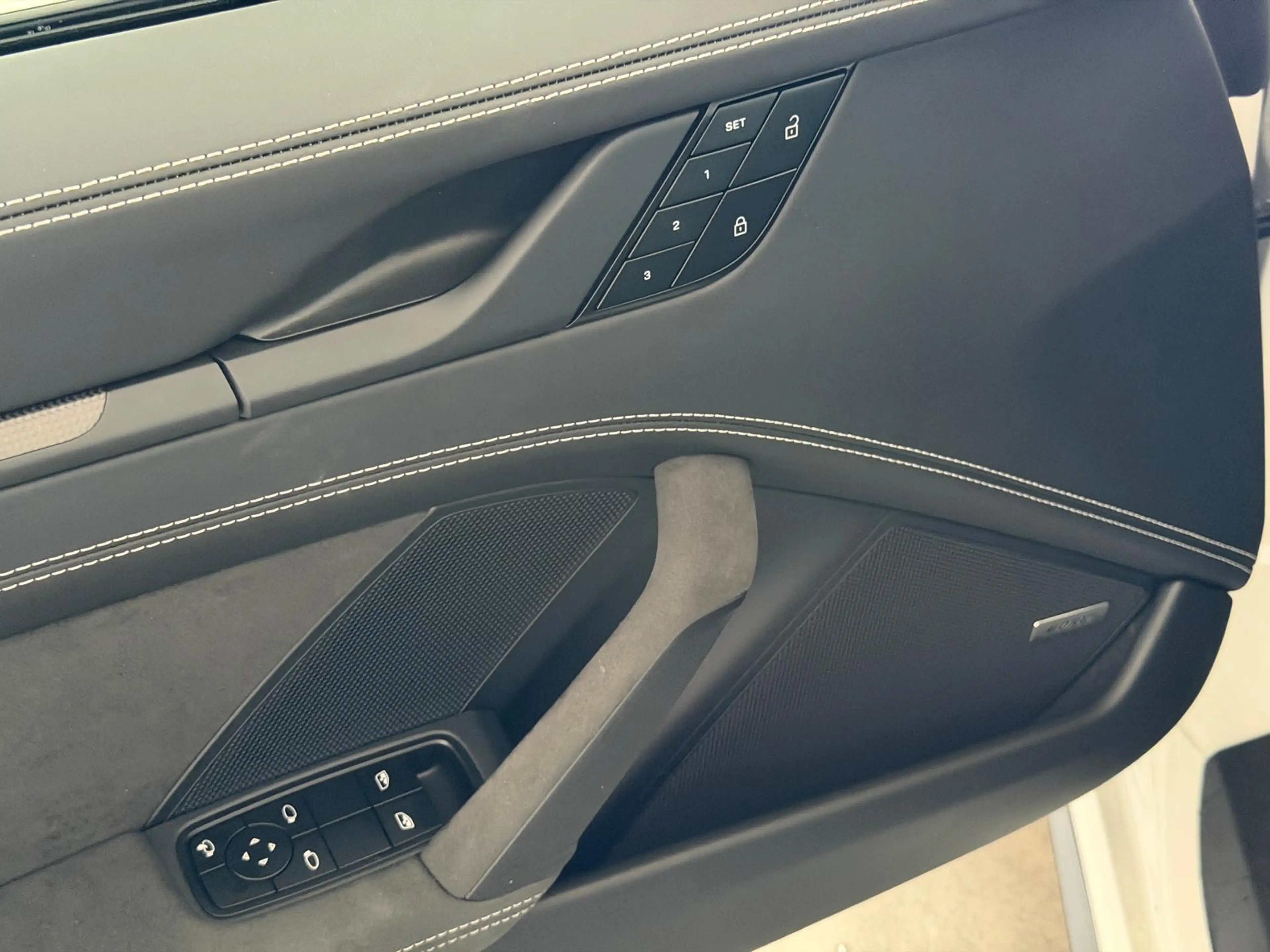 Porsche 992 4 GTS Matrix 18-Wege Carbon Schiebedach PPF — photo 10
