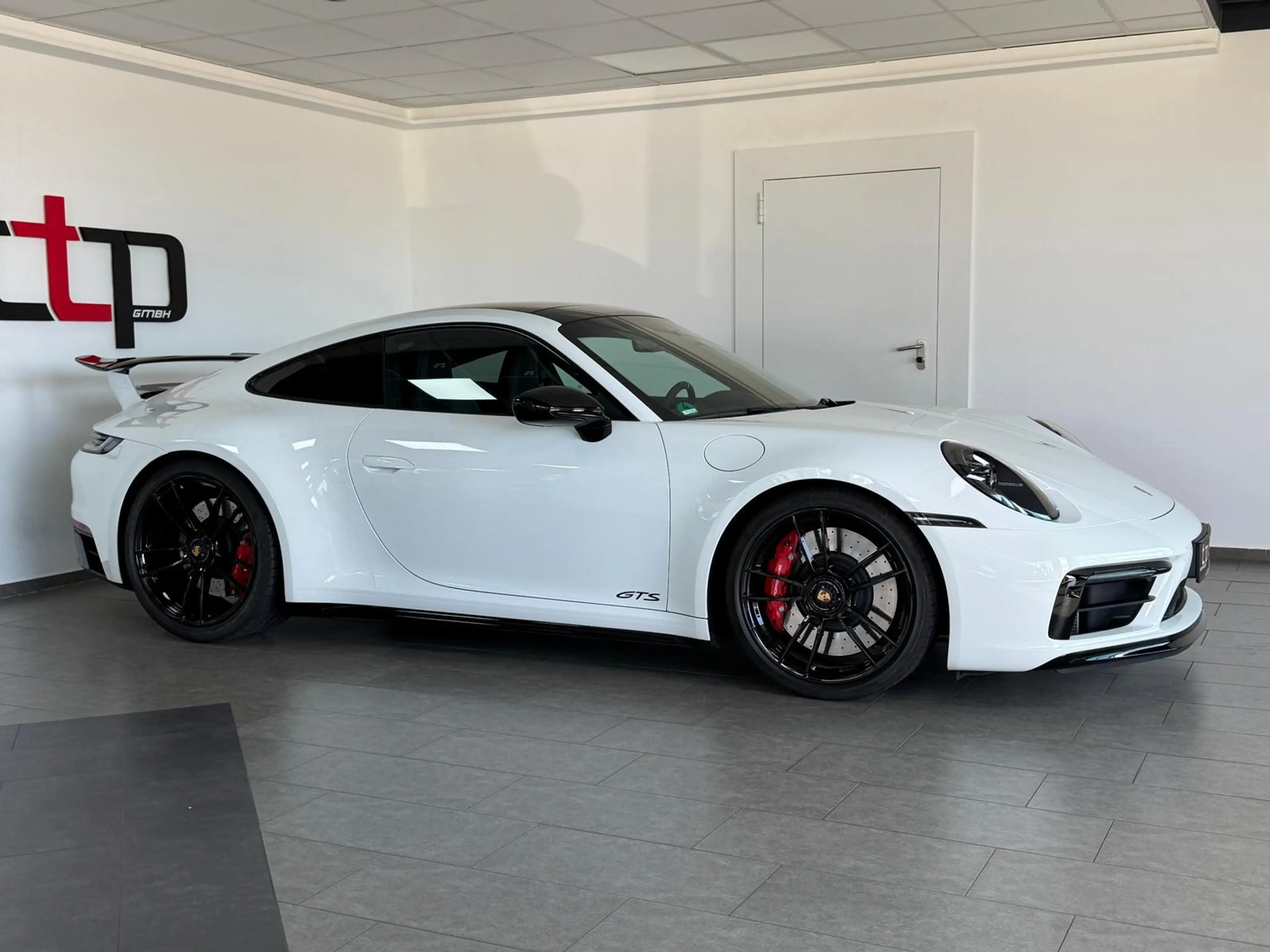Porsche 992 4 GTS Matrix 18-Wege Carbon Schiebedach PPF — photo 6