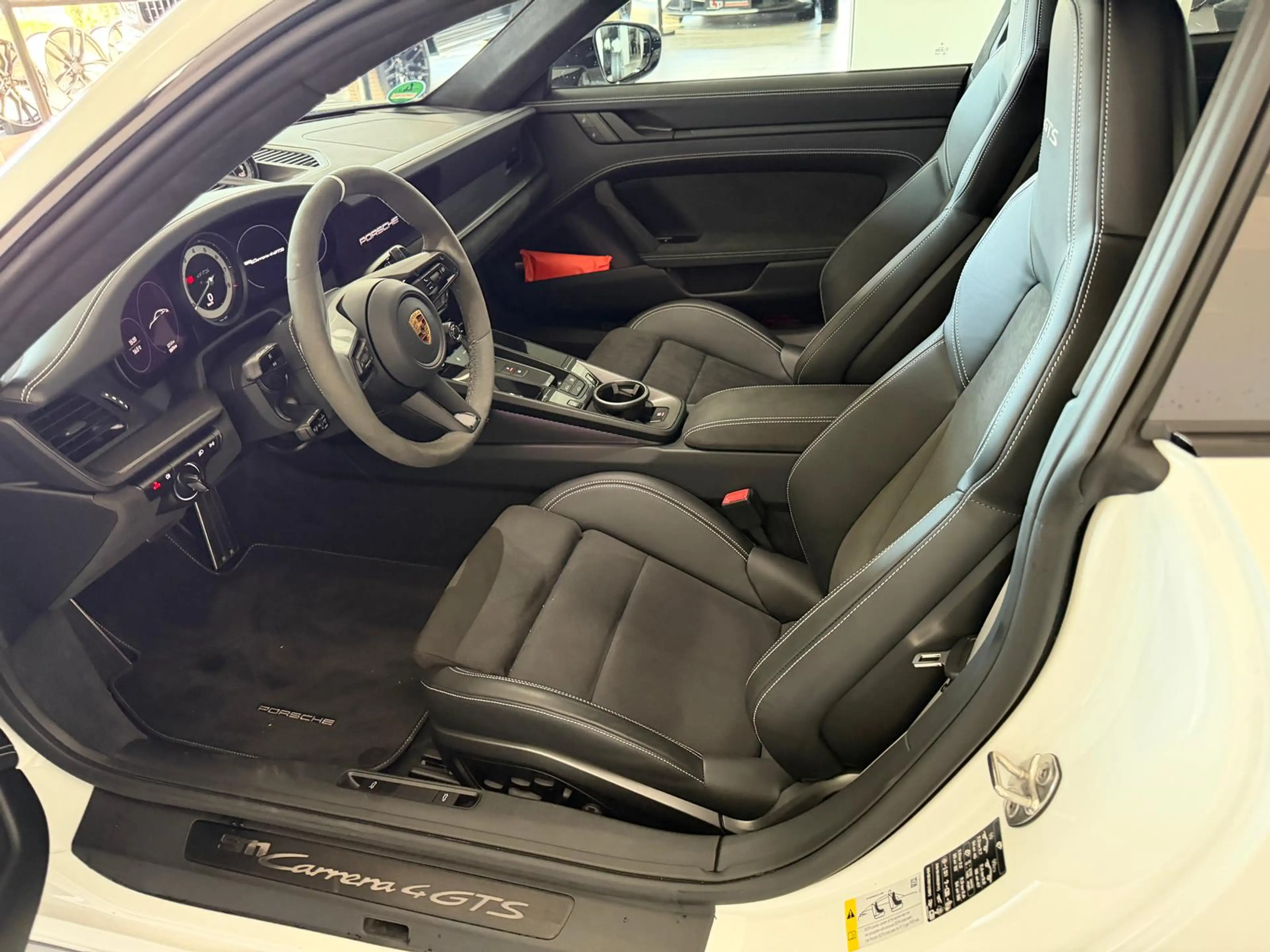 Porsche 992 4 GTS Matrix 18-Wege Carbon Schiebedach PPF — photo 9