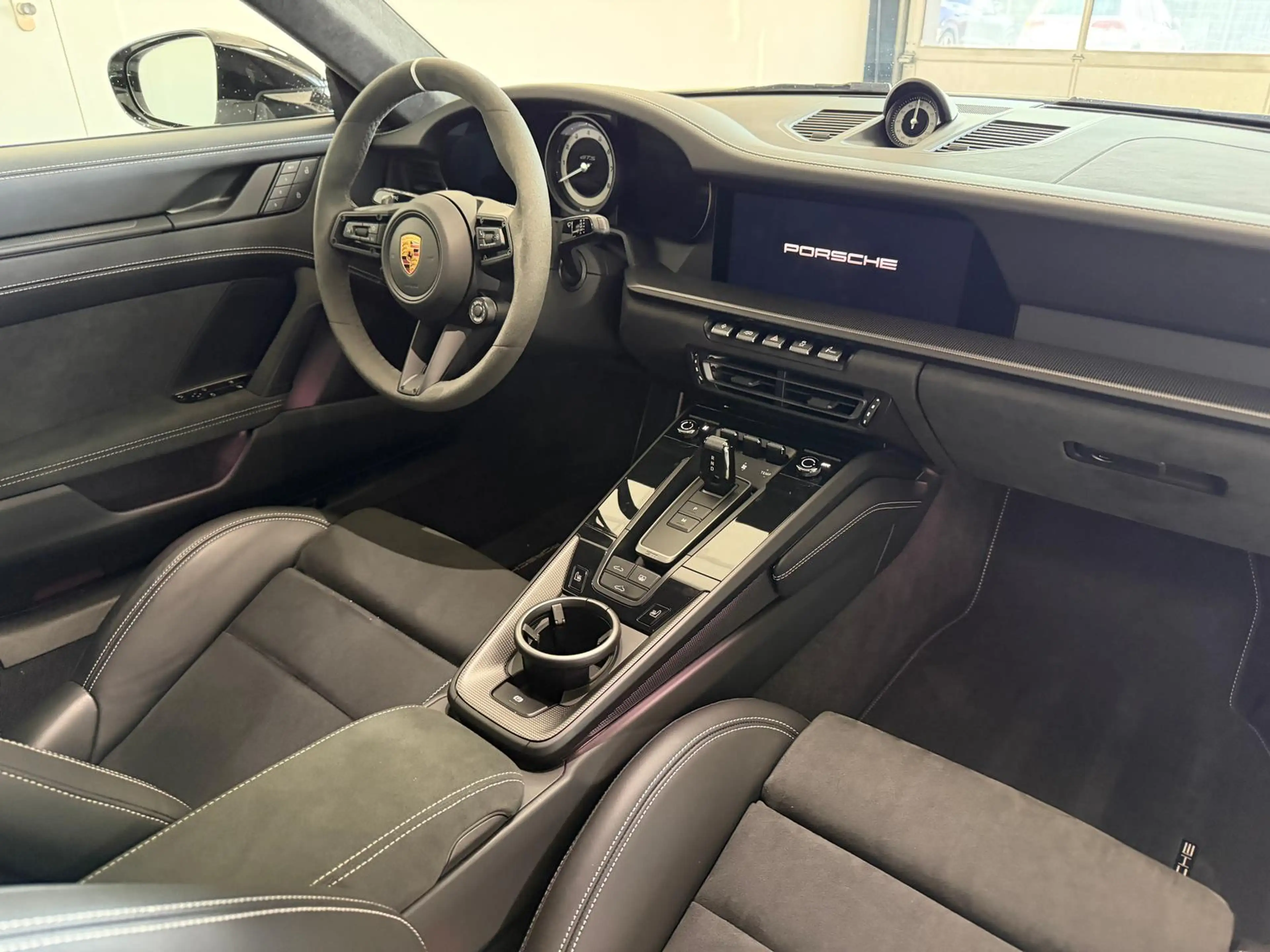 Porsche 992 4 GTS Matrix 18-Wege Carbon Schiebedach PPF — photo 14