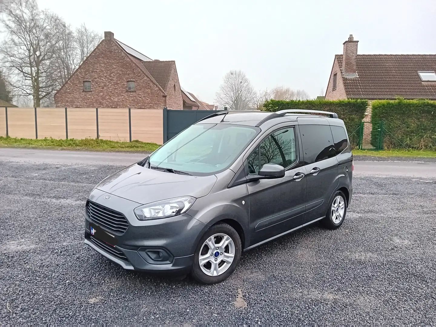 Ford Tourneo Courier 1.0 EcoBoost Trend Gris - 1