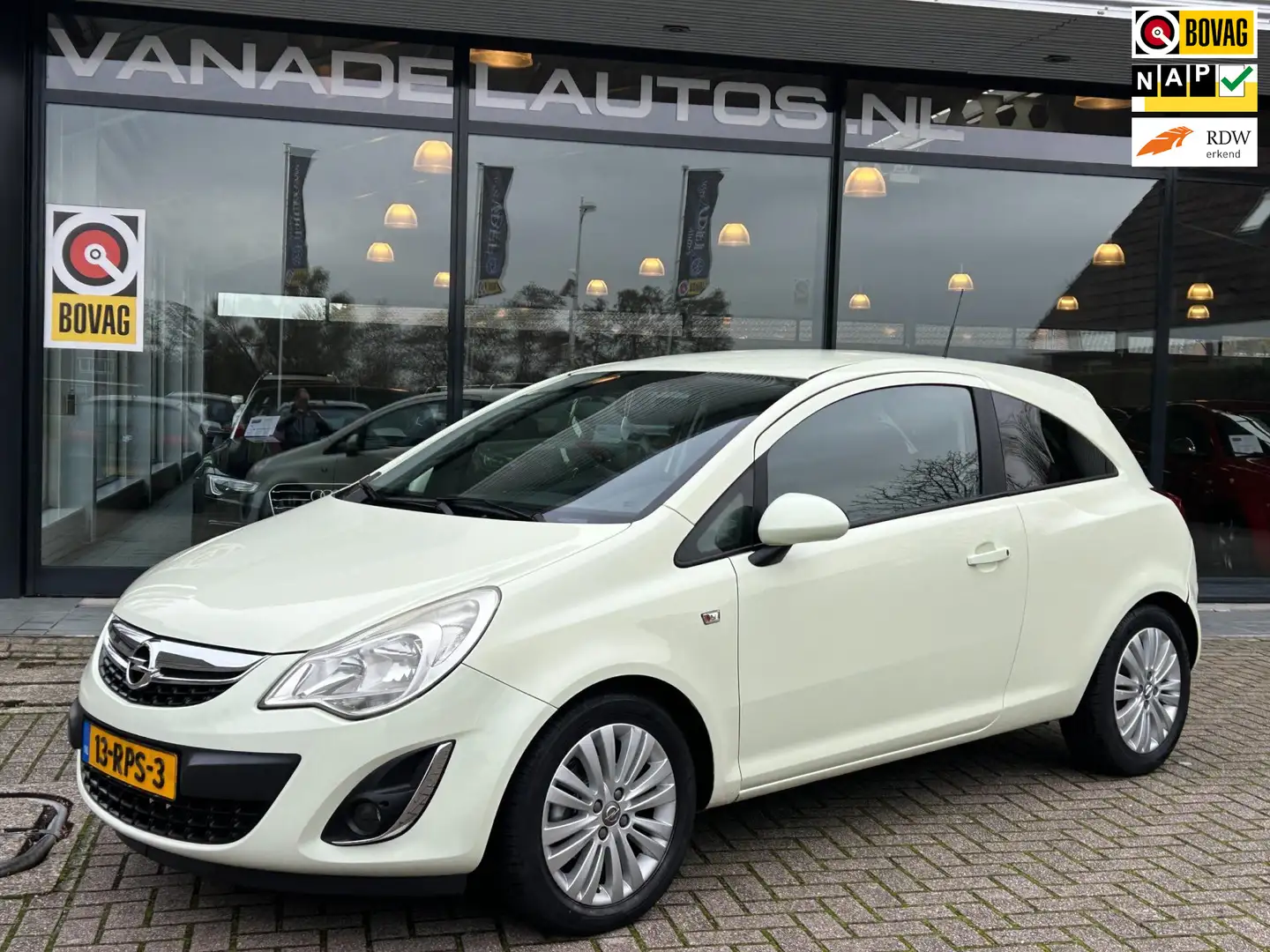 Opel Corsa 1.4-16V Edition Navi Airco Cruise LM-Velgen NAP NL Vert - 1