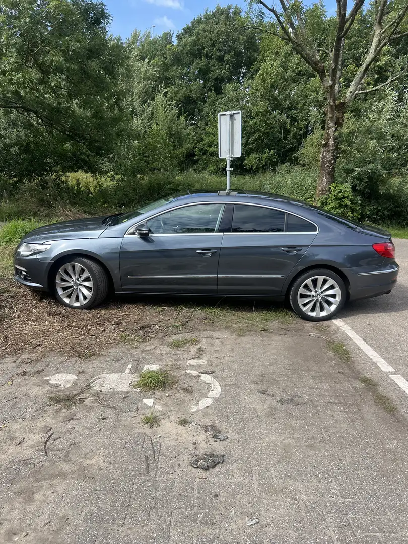 Volkswagen Passat CC 1.8 TSI 4p. Šedá - 2