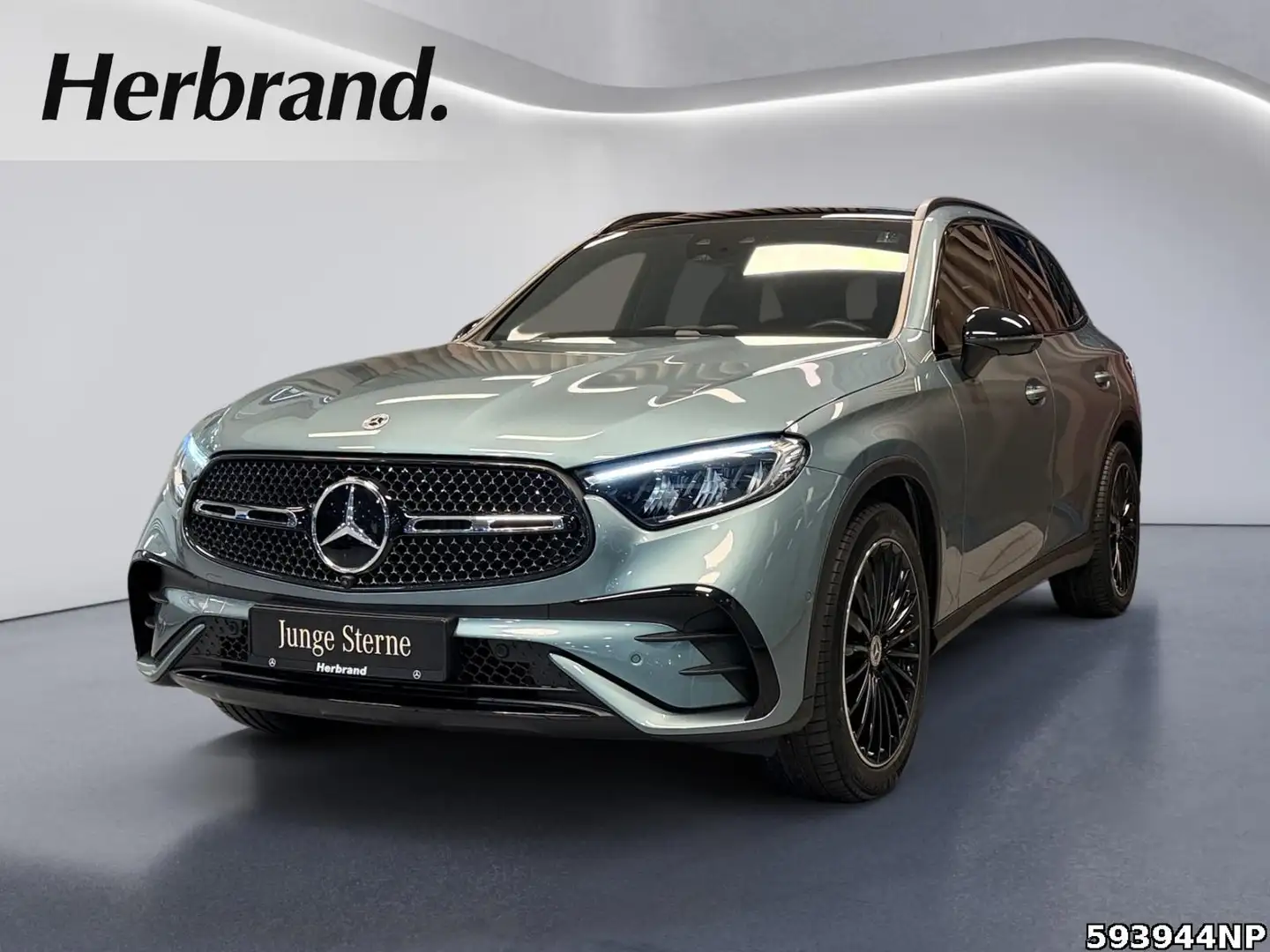Mercedes-Benz GLC 300 4M AMG  Night Pano AHK 360° DISTRONIC . Silber - 2