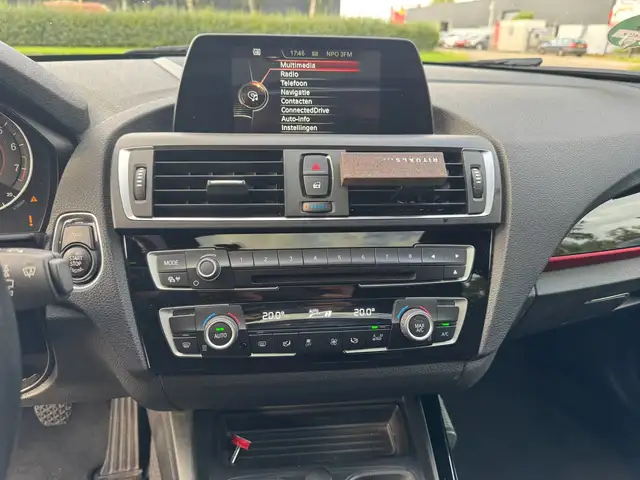 BMW 1 Series view 13