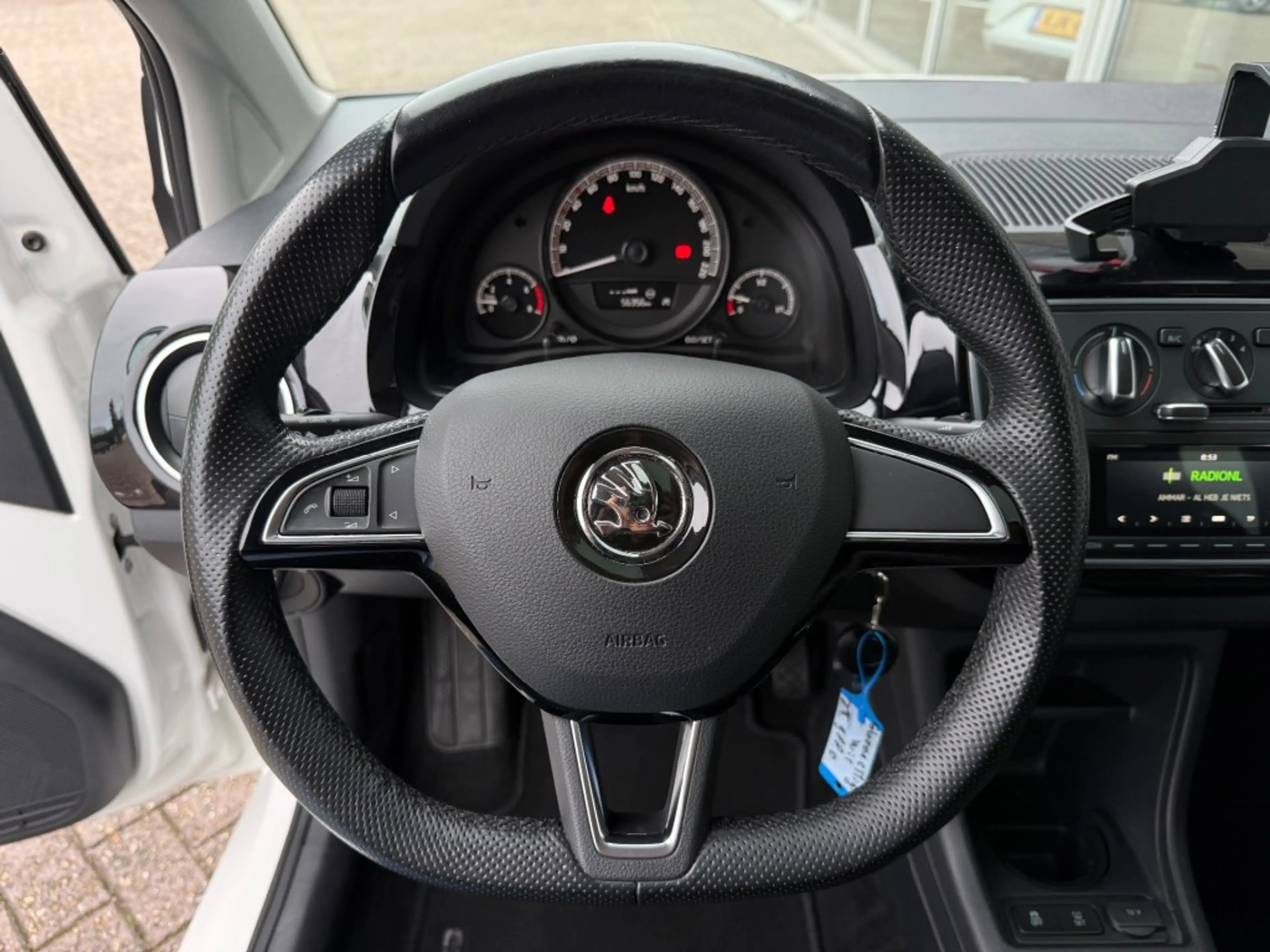 Skoda Citigo 1.0 Greentech Ambition - Pano Cruise Airco Bluetoo — photo 28