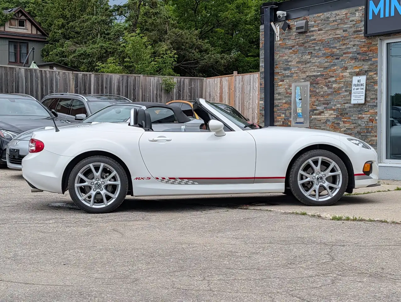 Mazda MX-5 Miata снимка Mazda MX-5 Miata