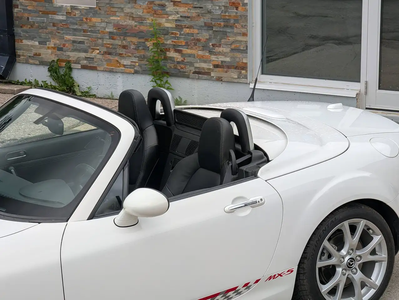 Mazda MX-5 Miata снимка Mazda MX-5 Miata