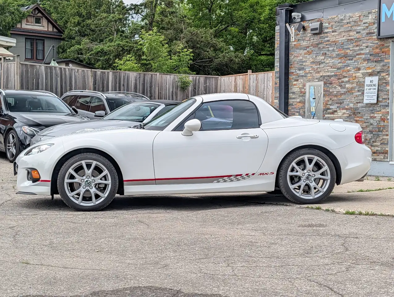 Mazda MX-5 Miata снимка Mazda MX-5 Miata