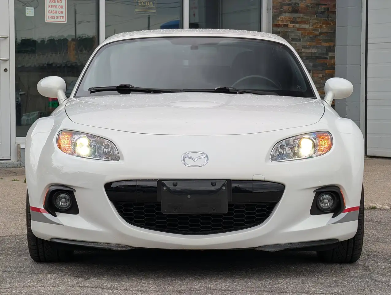 Mazda MX-5 Miata снимка Mazda MX-5 Miata