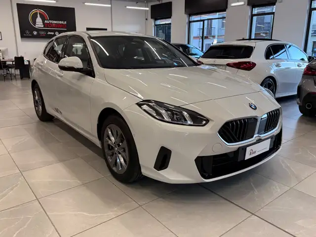 BMW 1 Series view 3