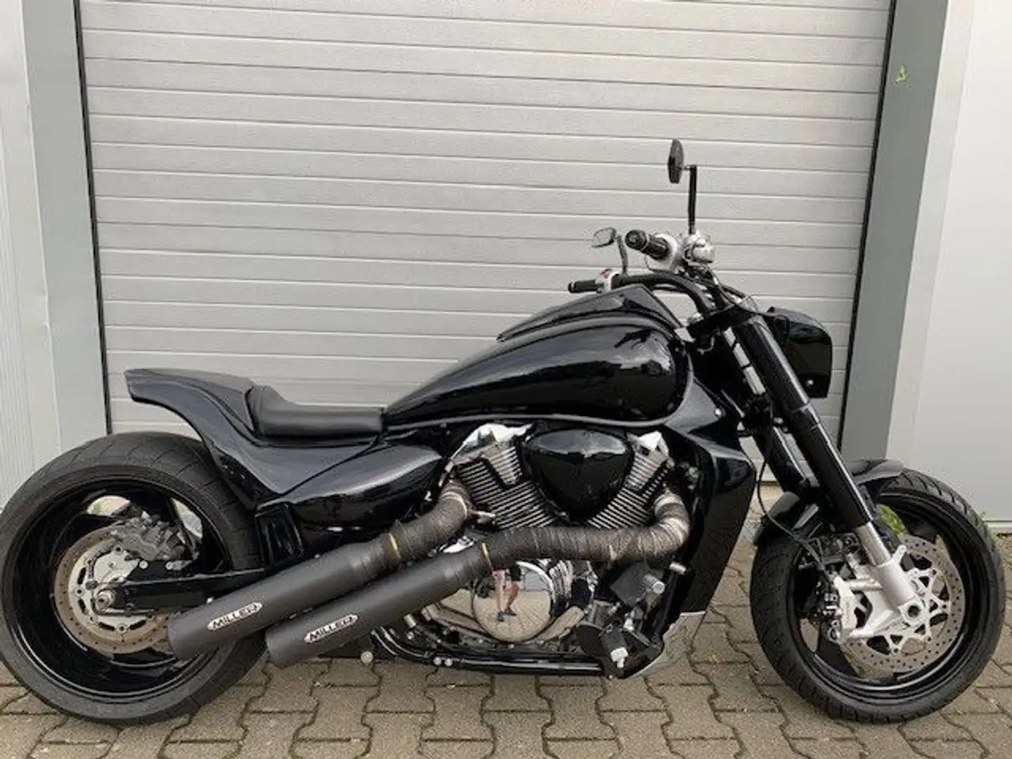 Suzuki VZR 1800 Umbau Negru - 1