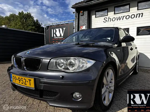 BMW 120 1-serie 120i Executive *CRUISE*A/C*PANO*NAVI*LEDER