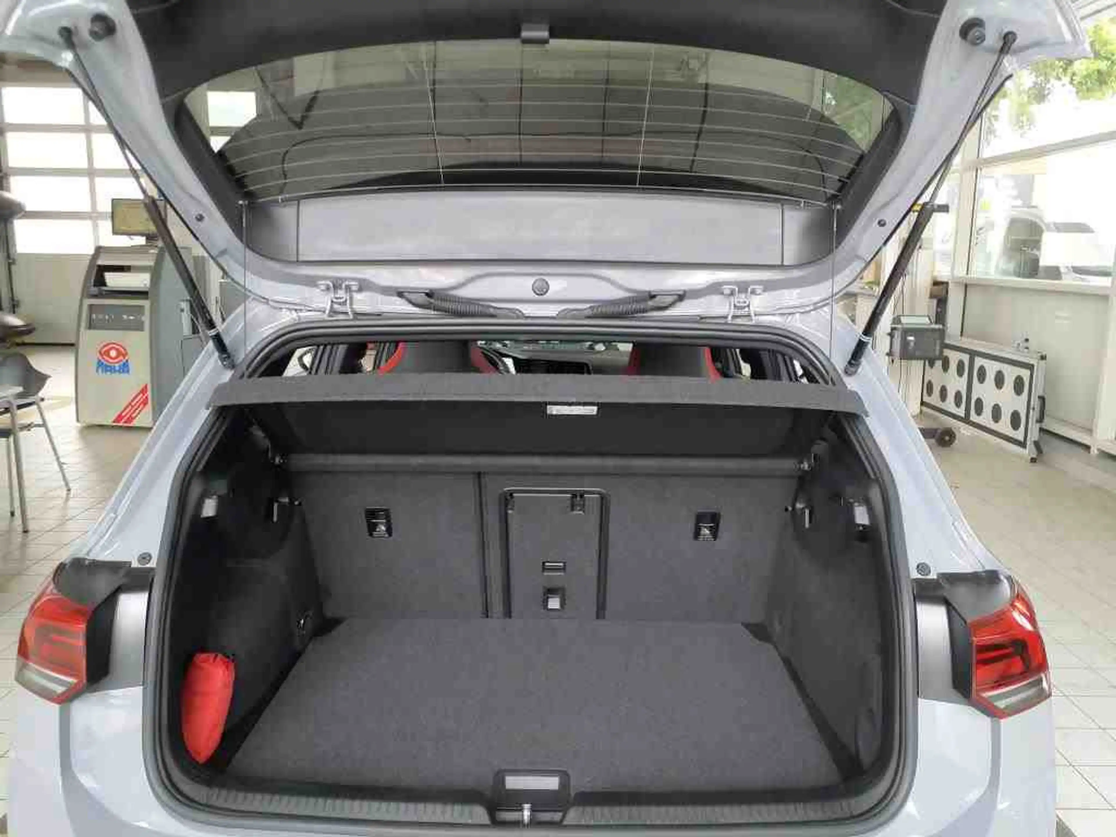 Volkswagen Golf GTI Golf VIII 2.0 TSI DSG GTI CLUBSPORT*LED*KAMERA*P — photo 10