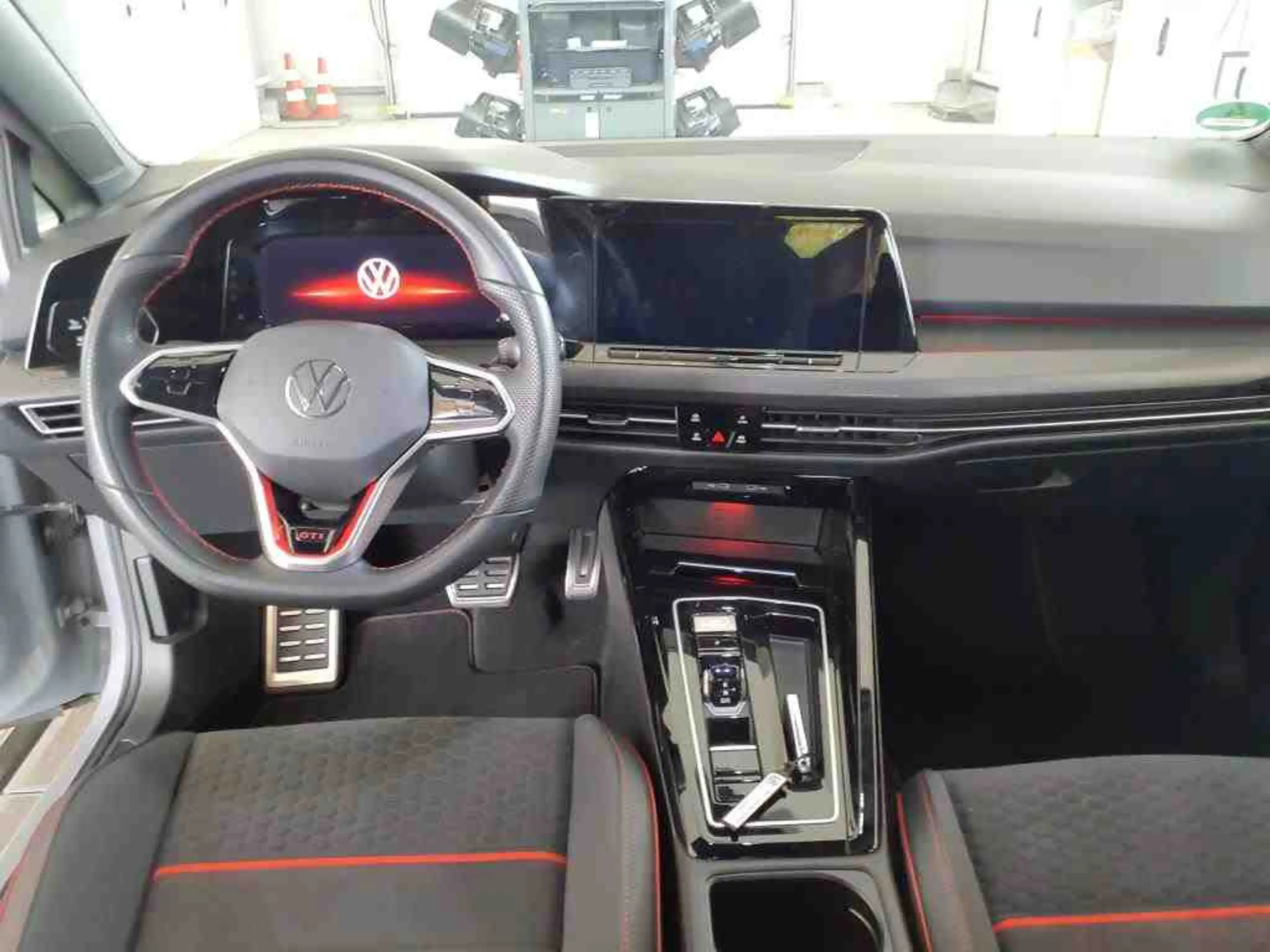 Volkswagen Golf GTI Golf VIII 2.0 TSI DSG GTI CLUBSPORT*LED*KAMERA*P — photo 6