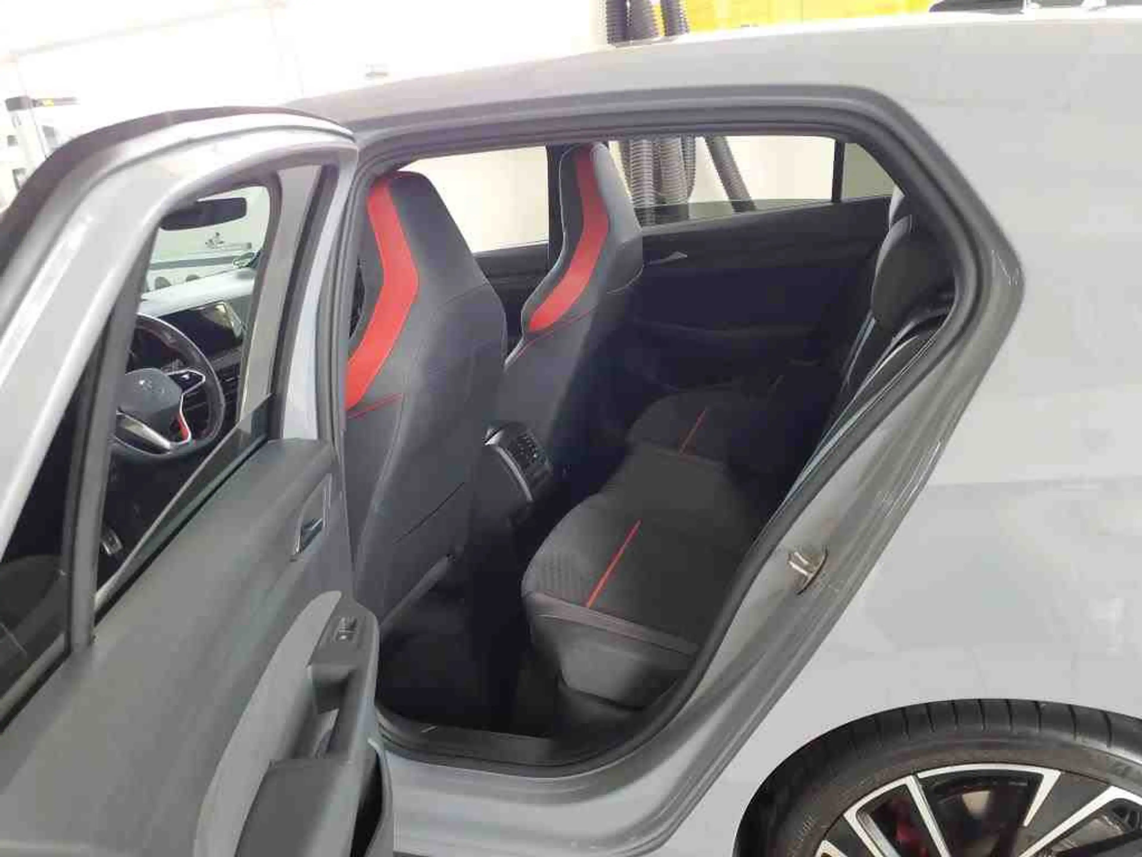 Volkswagen Golf GTI Golf VIII 2.0 TSI DSG GTI CLUBSPORT*LED*KAMERA*P — photo 8