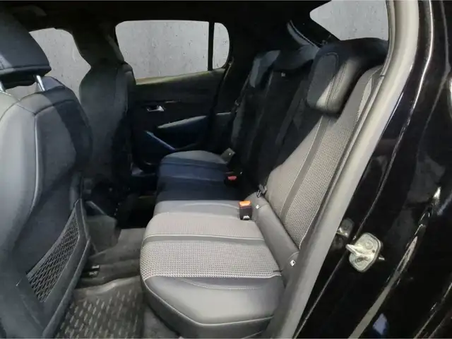 Peugeot 208 view 7