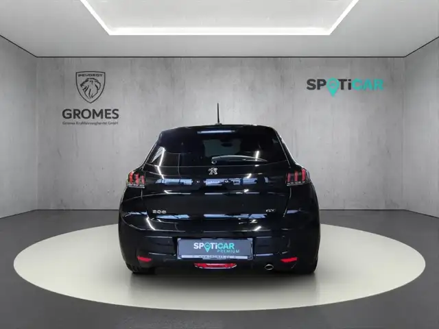 Peugeot 208 view 4
