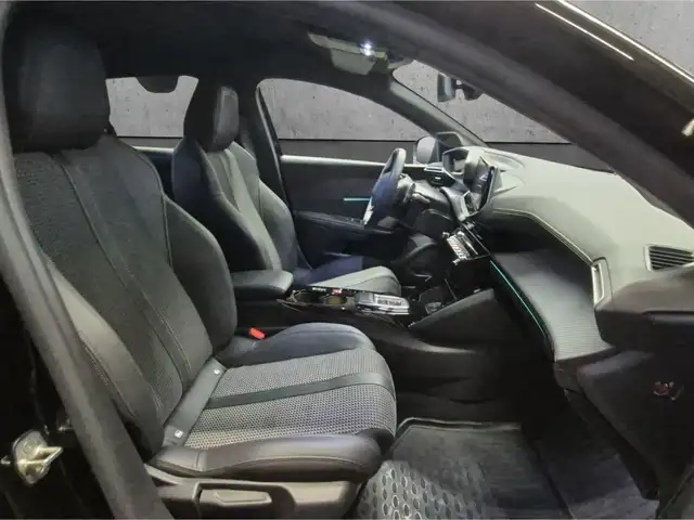 Peugeot 208 view 12