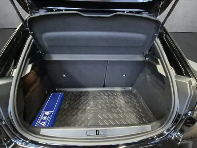 Peugeot 208 view 6