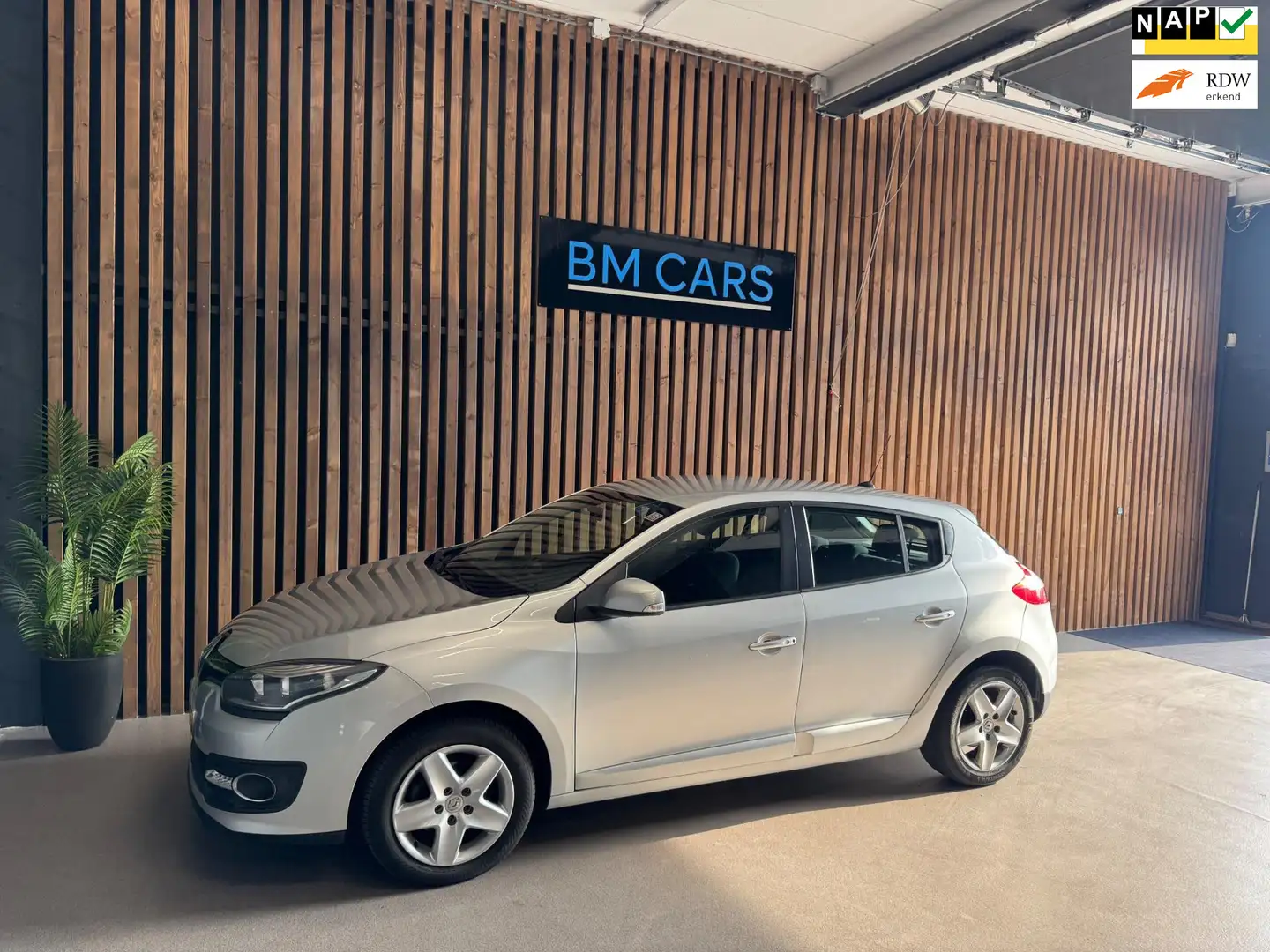 Renault Megane 1.5 dCi Expression Airco, Navigatie, Trkhaak Grijs - 1