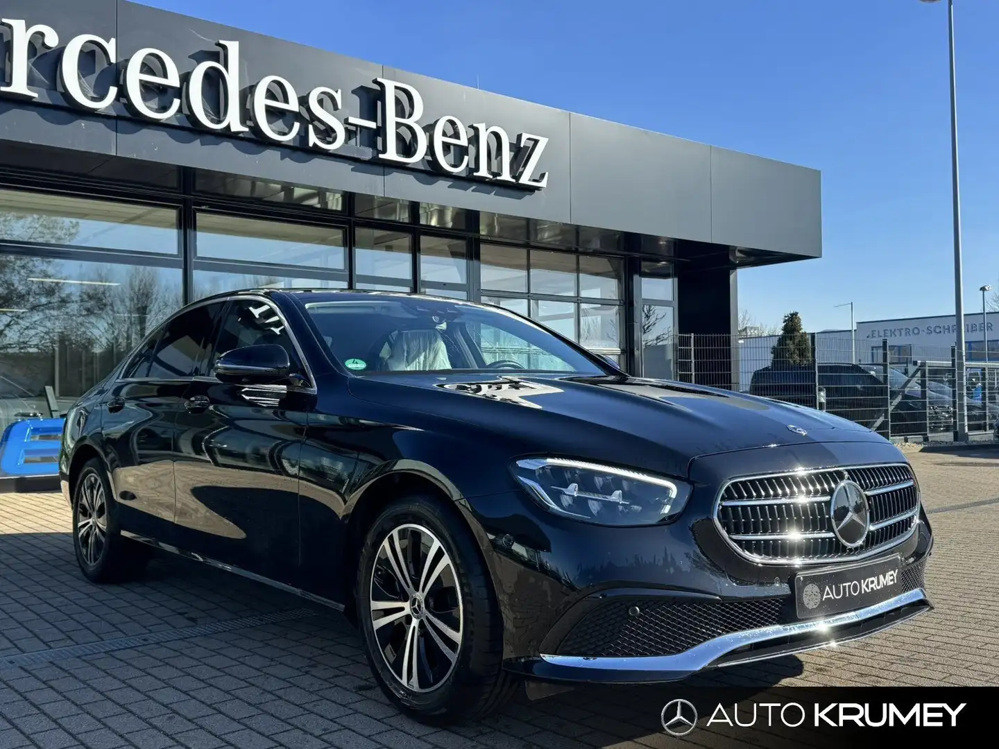 Mercedes-Benz E 200 Limousine AVANTGARDE+Distronic+Standh., Schwarz - 2
