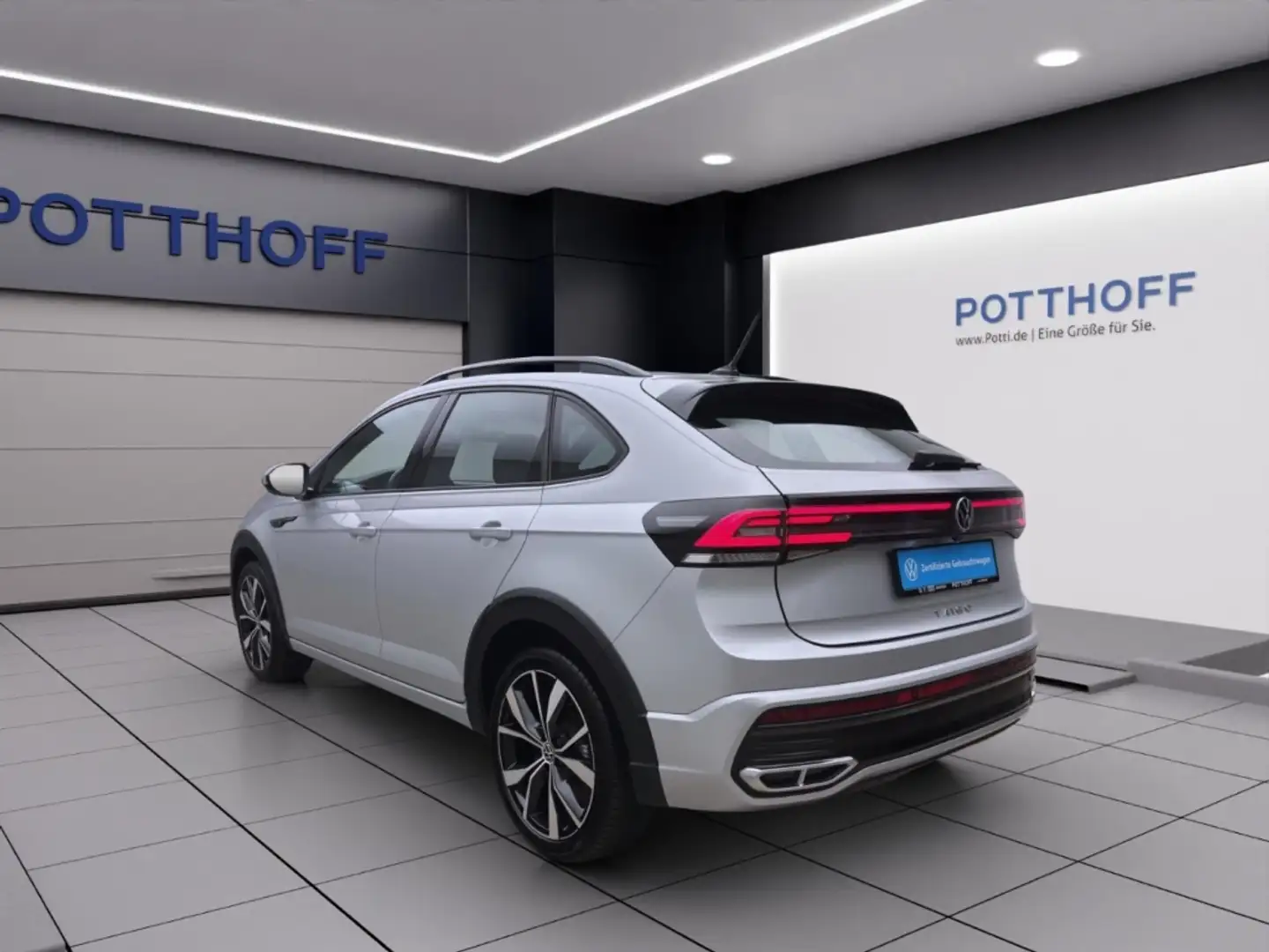 Volkswagen Taigo 1.5 TSI DSG R-LINE IQ.LIGHT ACC SITZHZG Silber - 2