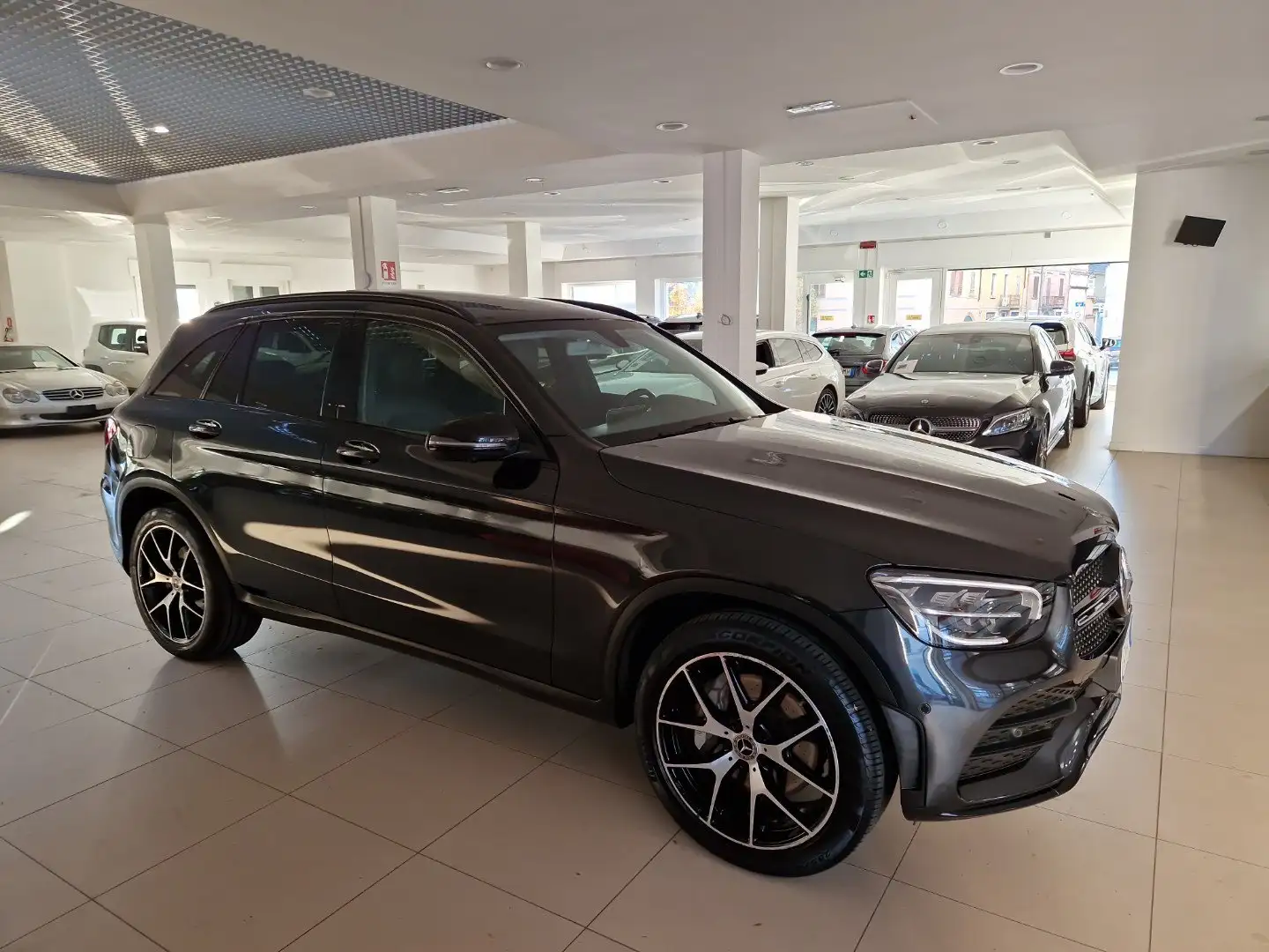 Mercedes-Benz GLC 200 4Matic EQ-Boost Premium AMG line Tetto Pelle Grigio - 2