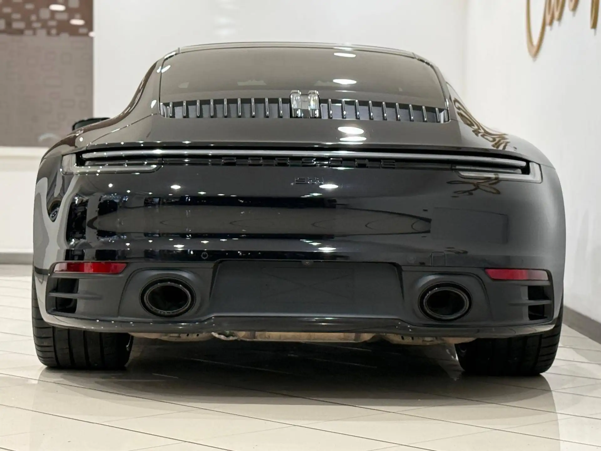 Porsche 911 2024 검정 사진 7