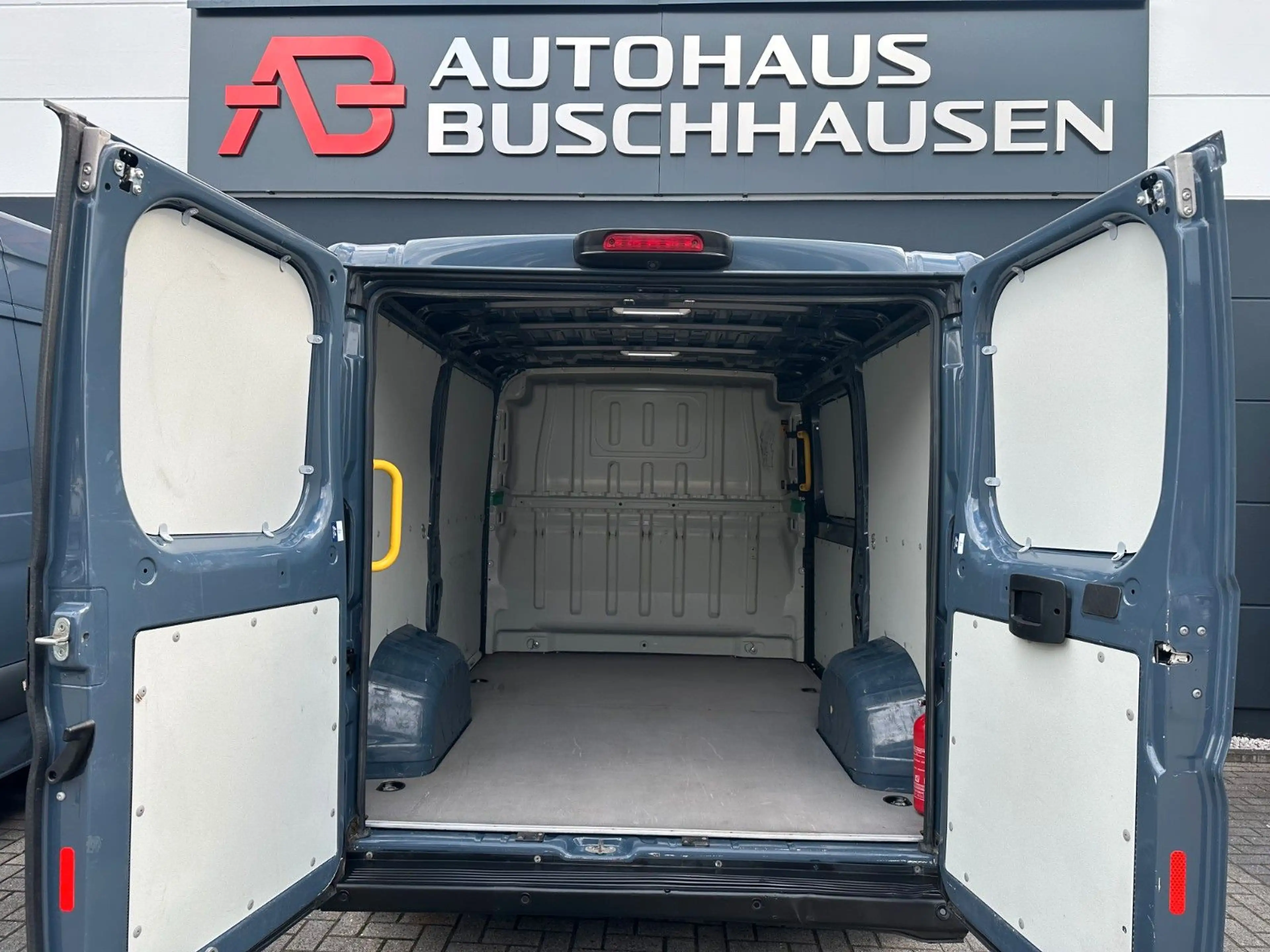 Peugeot Boxer Kasten 328 2.2BlueHDi 120 Pro*TÜV&Insp.NEU — photo 8