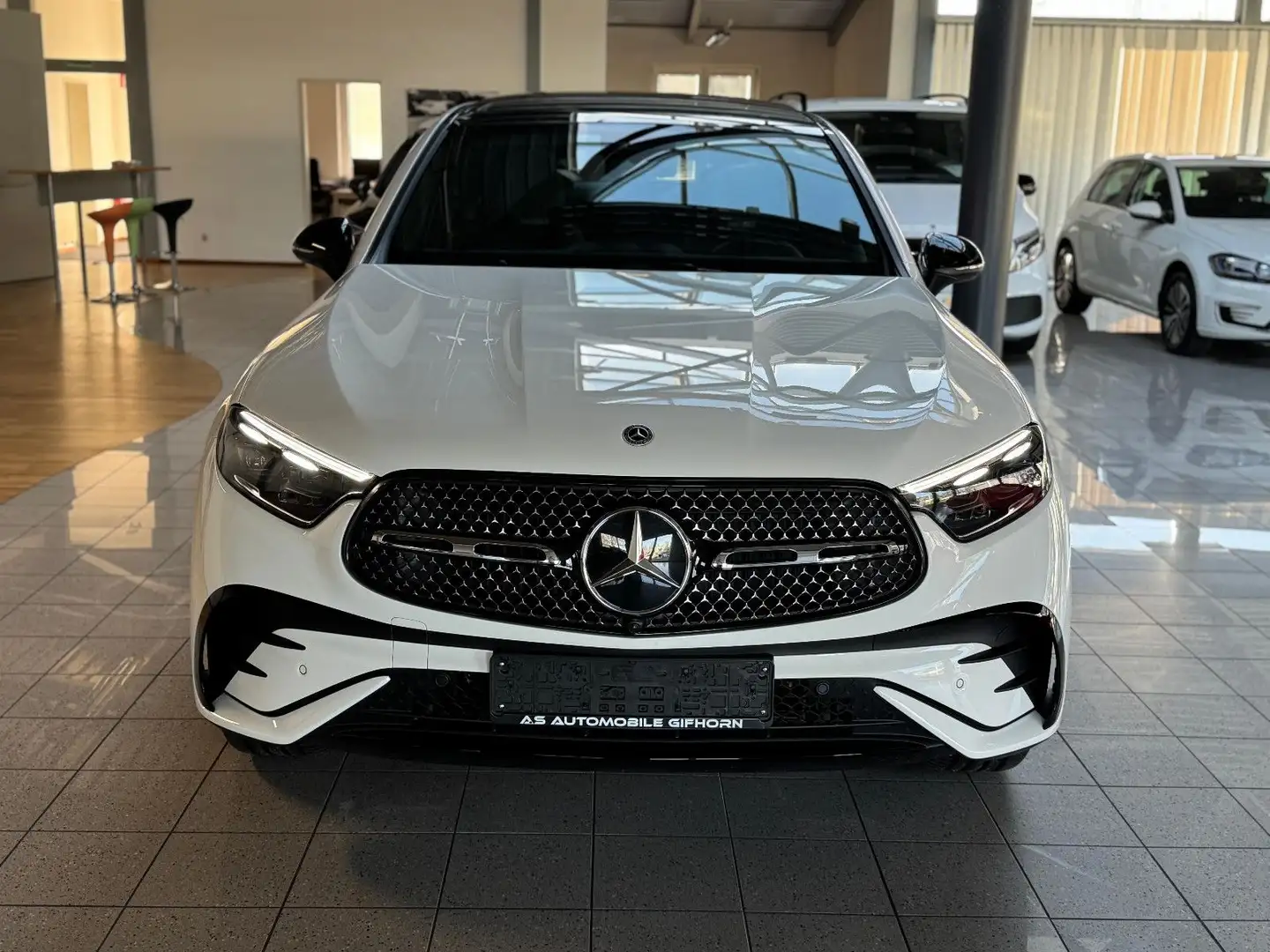 Mercedes-Benz GLC 220 d Cp. 4M Edition AMG Night MBUX Distronic Weiß - 2
