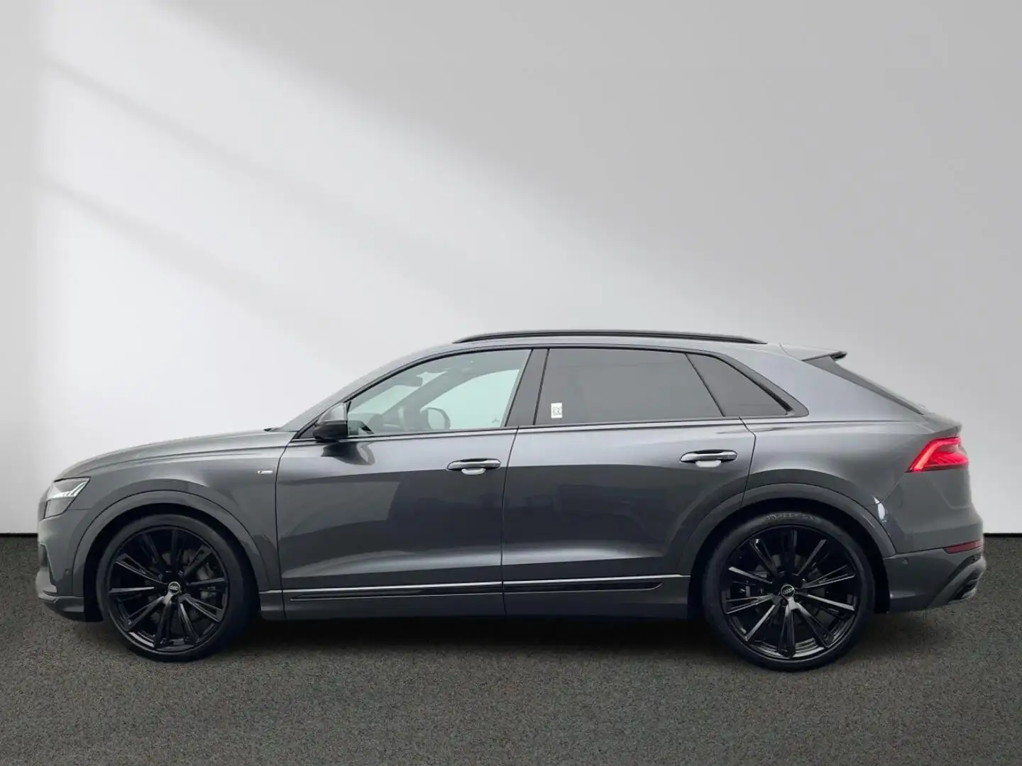 Audi Q8 S line 55 TFSI quattro Matrix B&O AHK Leder Grau - 2