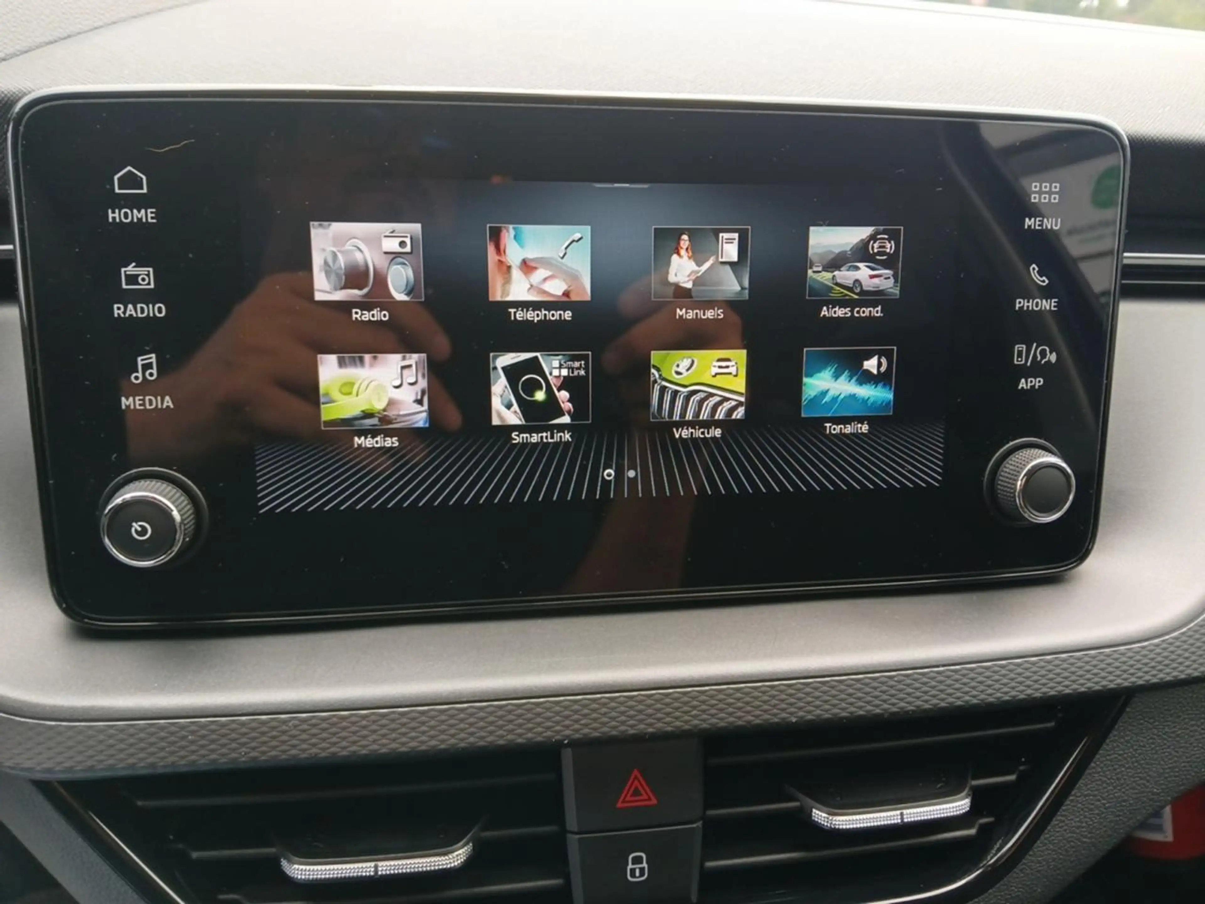 Skoda Scala 1.0 TSI Essence — photo 6