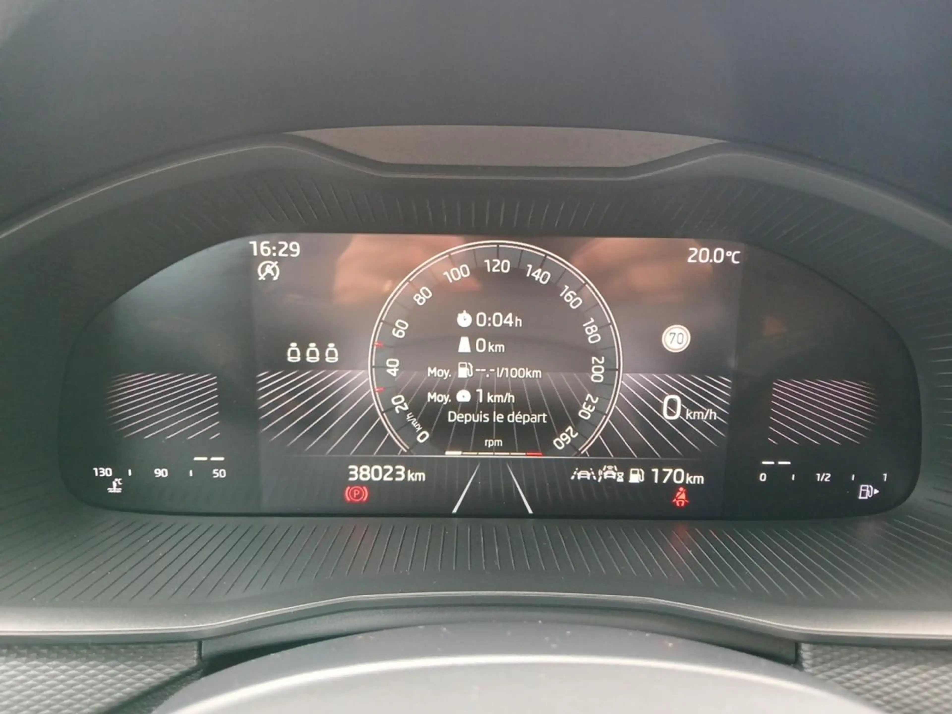 Skoda Scala 1.0 TSI Essence — photo 5