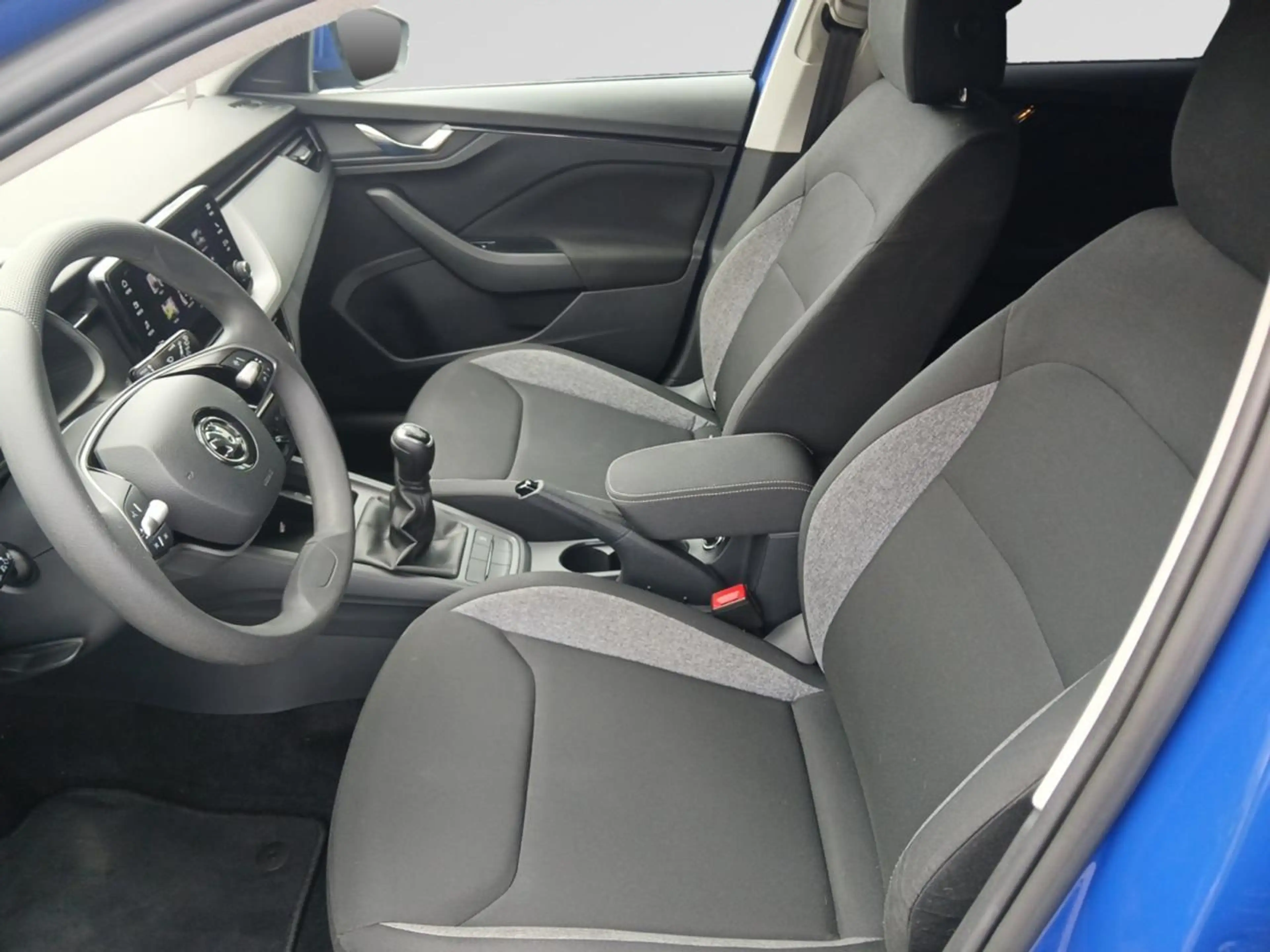 Skoda Scala 1.0 TSI Essence — photo 17
