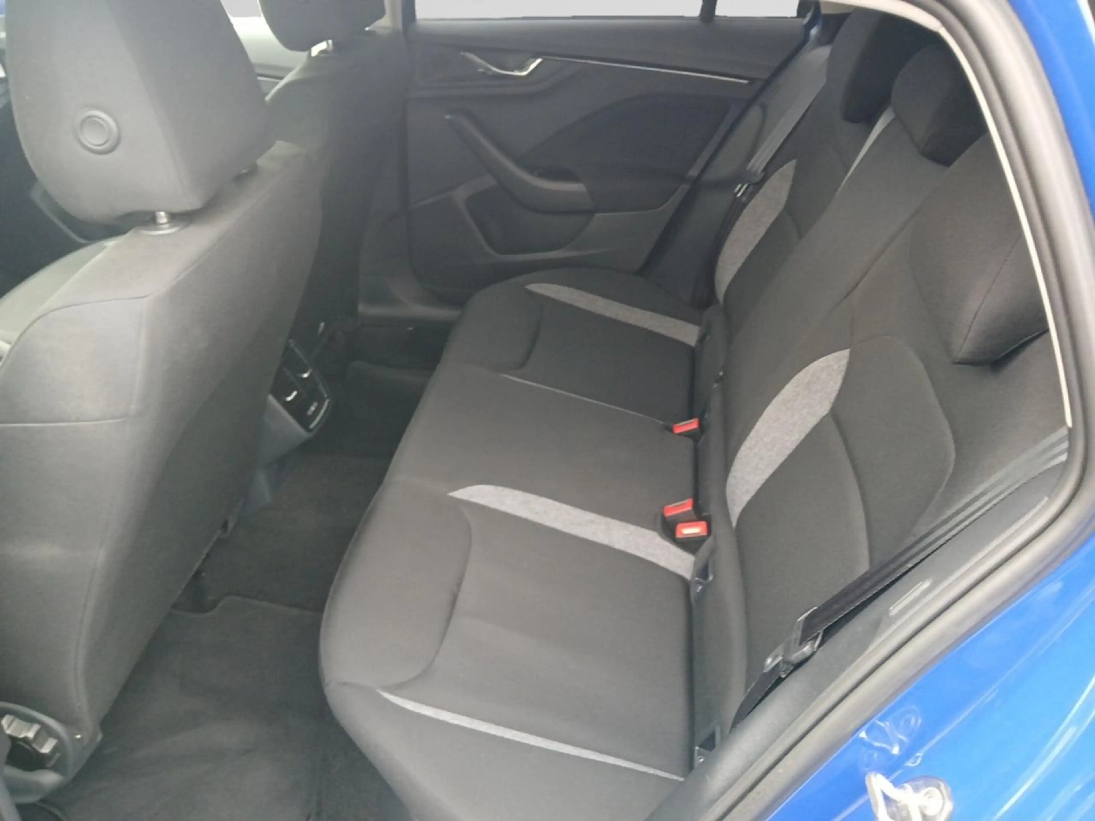 Skoda Scala 1.0 TSI Essence — photo 9